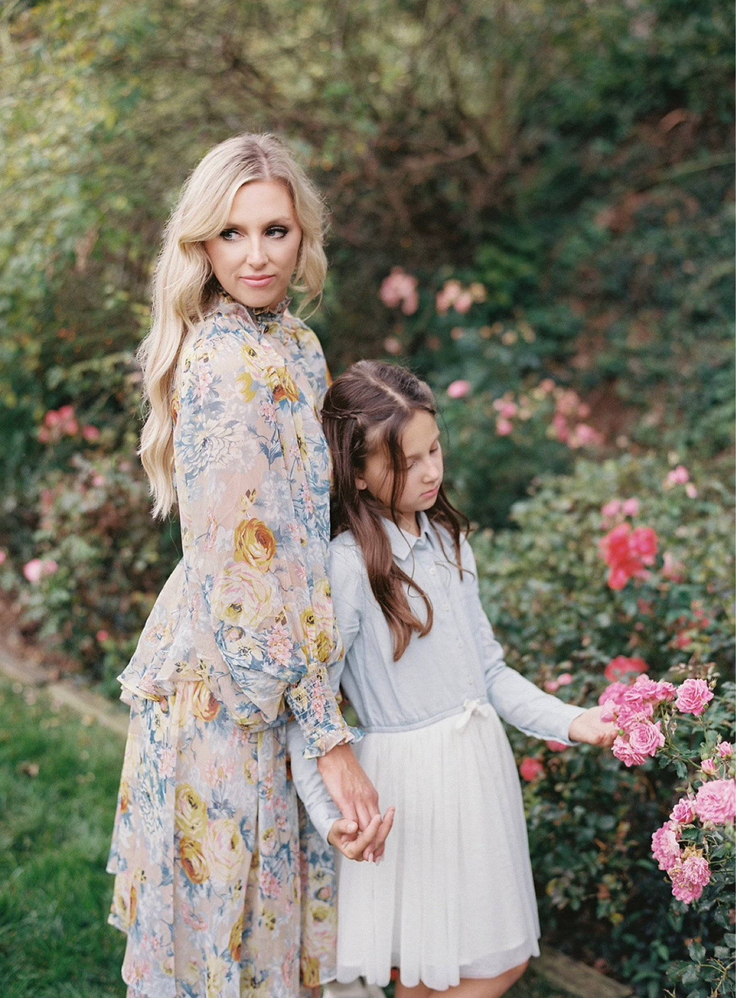 Love this dress for fall photos! 