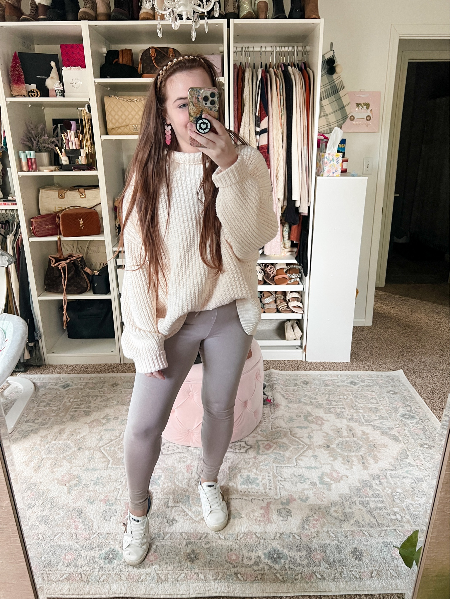 Loungewear, lounge outfit, winter outfit, winter fashion, winter style, leggings 