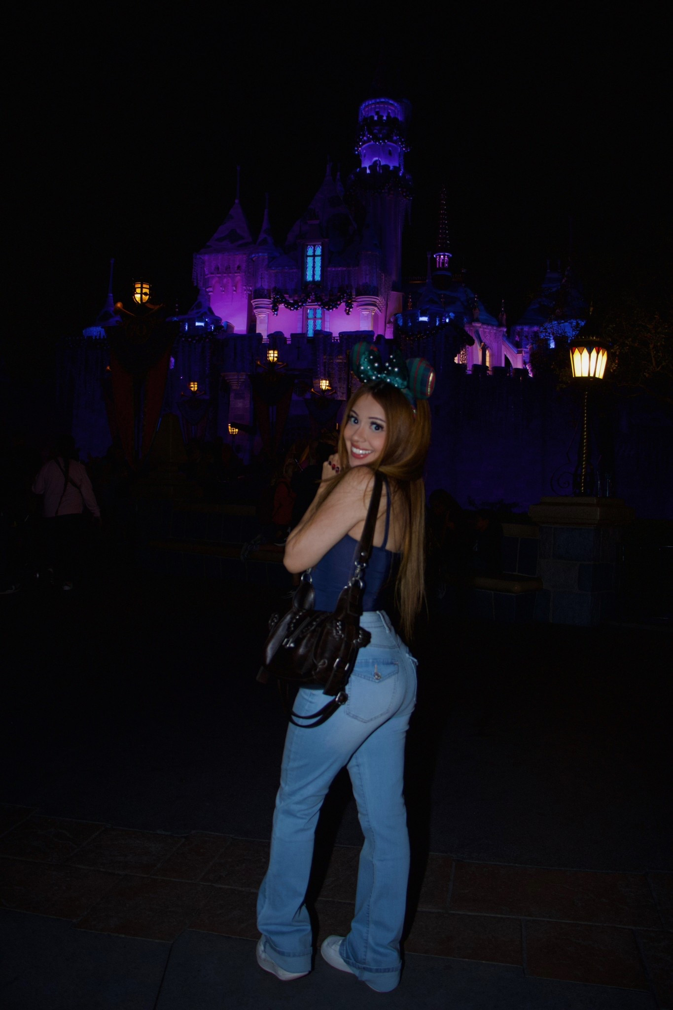 Disney at night 🐭 >>> 