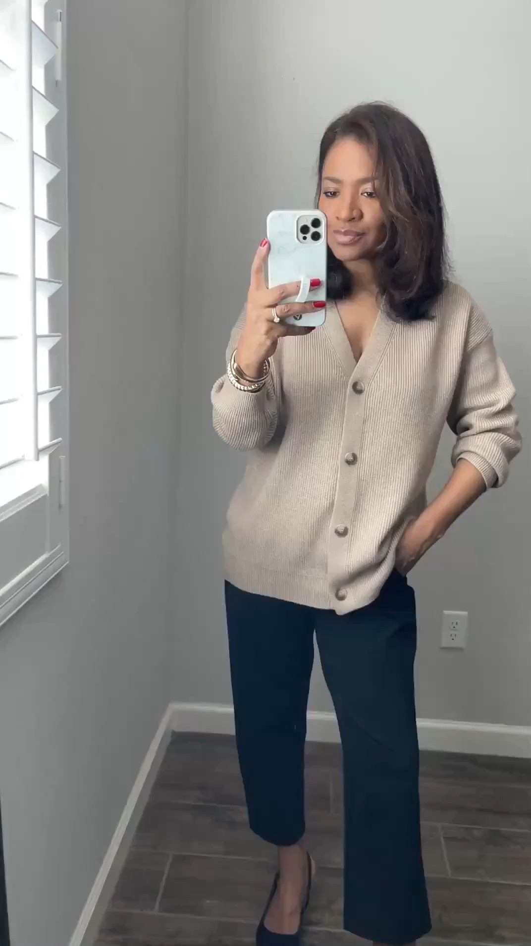 An easy workwear outfit to put together! Love this cardigan so much! Wearing a medium. My pants are a size 4 petite but I would really recommend the regular, not petite if you are taller than 5.4



#LTKFindsUnder100 #LTKStyleTip #LTKFindsUnder50