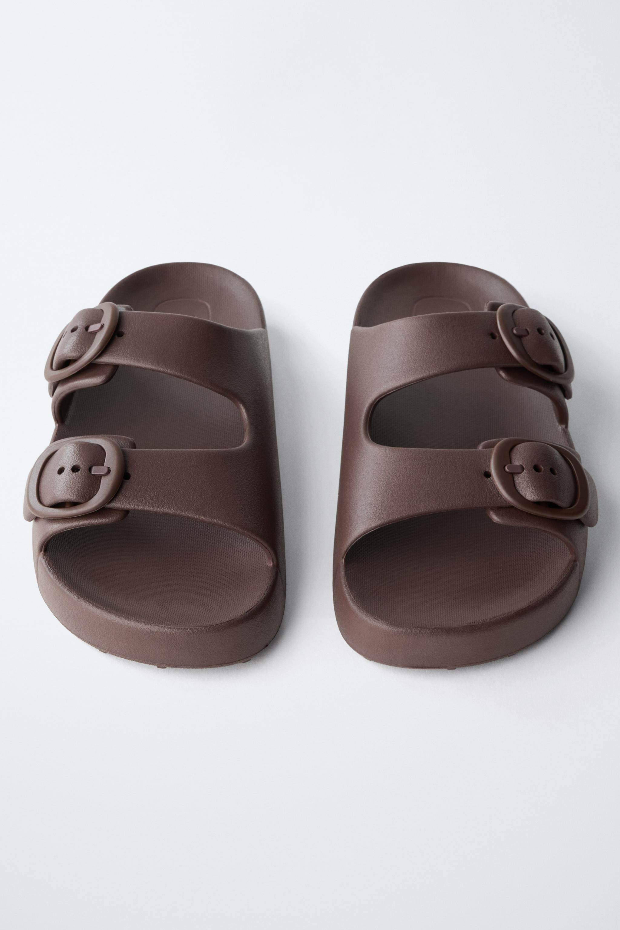 RUBBERIZED BUCKLED SANDALS | Zara US