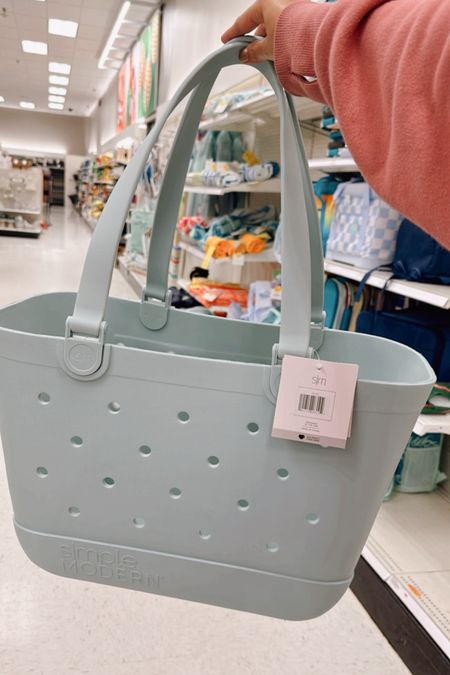 The look for less!!! Simple Modern’s rubber tote bag is the perfect bag for summer!!! 100% waterproof, non tip design and holes for air flow. Also available in almond and navy!

❤️ Follow me on Instagram @TargetFamilyFinds 

#LTKFindsUnder100 #LTKItBag #LTKStyleTip