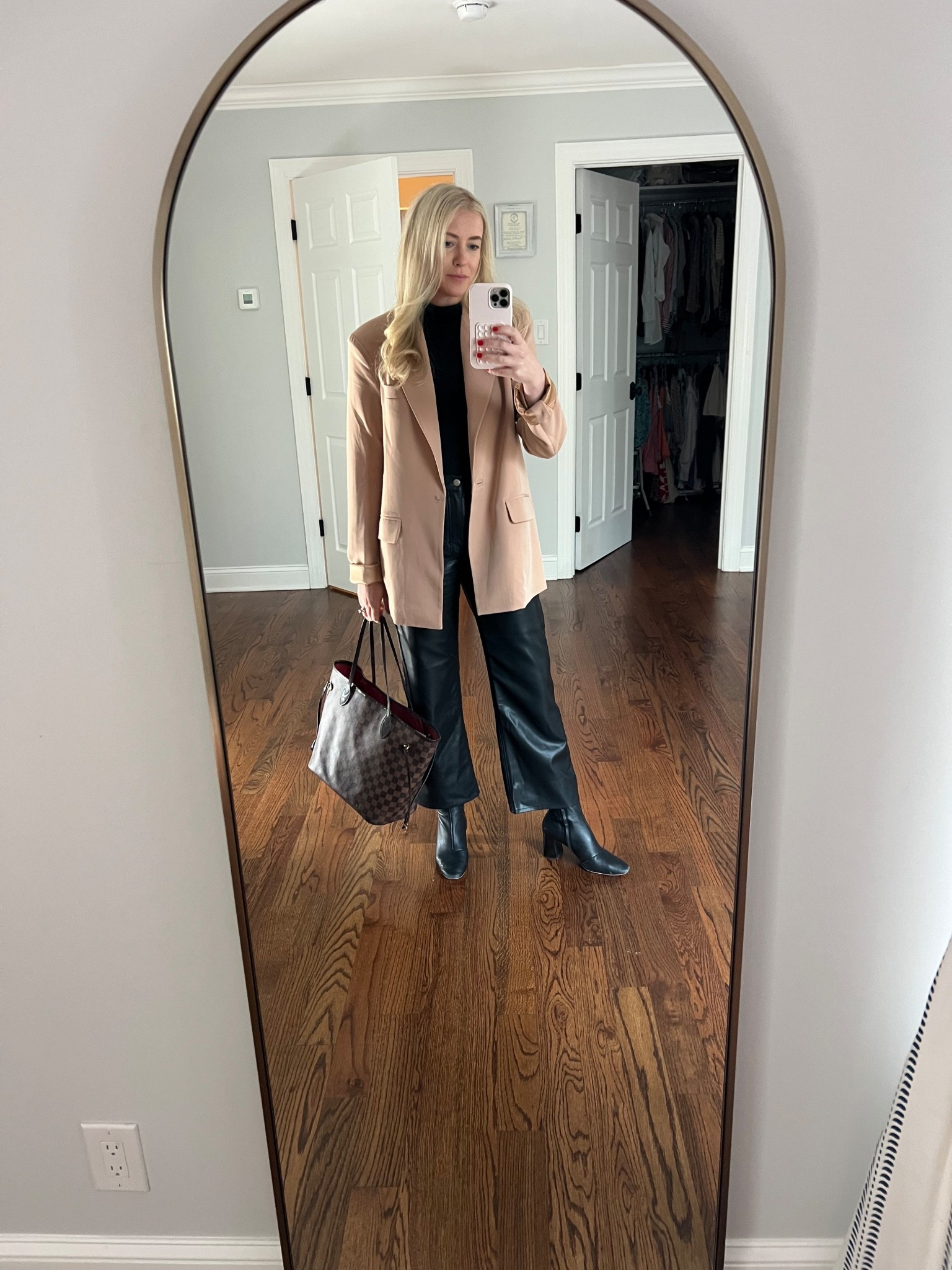 A go-to meeting look 

I’ve had this blazer for years and it’s just so flattering and versatile - TTS

Black boots are so comfortable and worth the price tag 

#LTKmomlife #LTKootd #LTKWorkwear