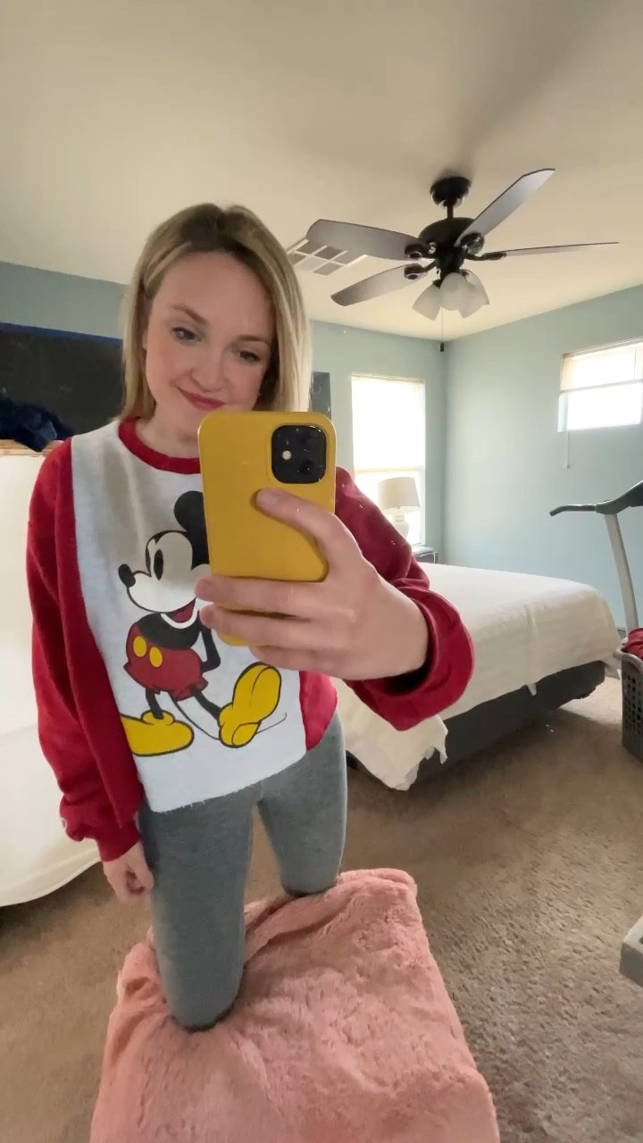 I thrifted this Mickey Sweatshirt a few years ago and gave it an upcycled makeover a few weeks ago. I am in LOVE with the style of it! Here are some similar looks you can buy ❤️

#LTKfindsunder100 #LTKVideo #LTKSpringSale