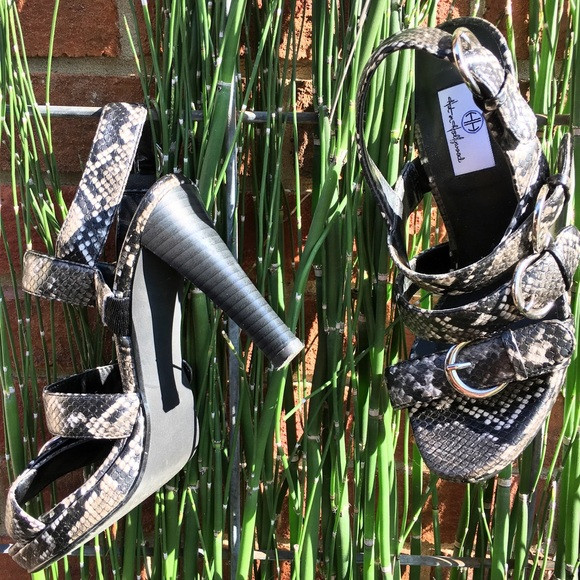 Hot In Hollywood Snake Print Ankle Strap Heels 6M | Poshmark