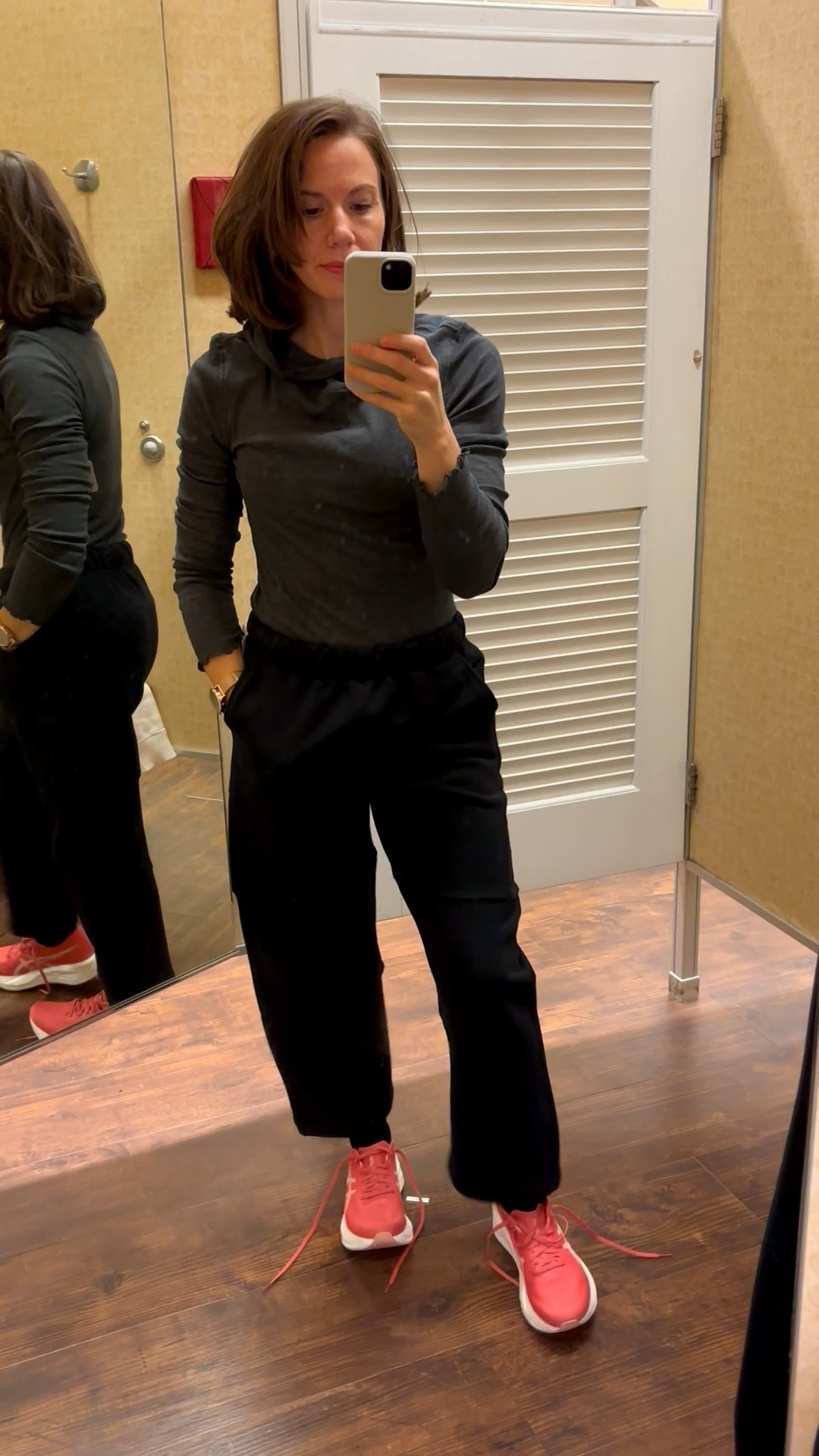 “Elevated comfort for the everyday 🖤 This soft layering tee and barrel leg pant combo gives that clean, minimal look — perfect for errands, travel days, or layering under a blazer.
Linked the exact pieces + a few similar options  👇 #LTKfit #LTKstyletip #casualrefinedstyle”

#LTKActive #LTKStyleTip #LTKOver40