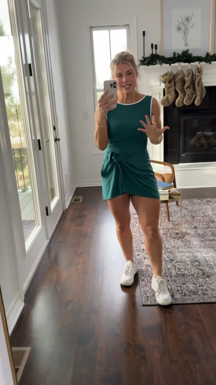 #AbercrombiePartner Here’s to making 2025 our healthiest and most stylish year yet! 🌟 When your workout gear is as cute as this, motivation just flows. From the gym to a jog in the park, these looks have got me covered! 💪💕
🌟 Enjoy 30% off ALL YPB and an extra 15% off with code AFYPB. Ready to upgrade your workout wardrobe?

M in all tops
M regular in Leggings
M regular 

#LTKActive #LTKFitness #LTKSaleAlert