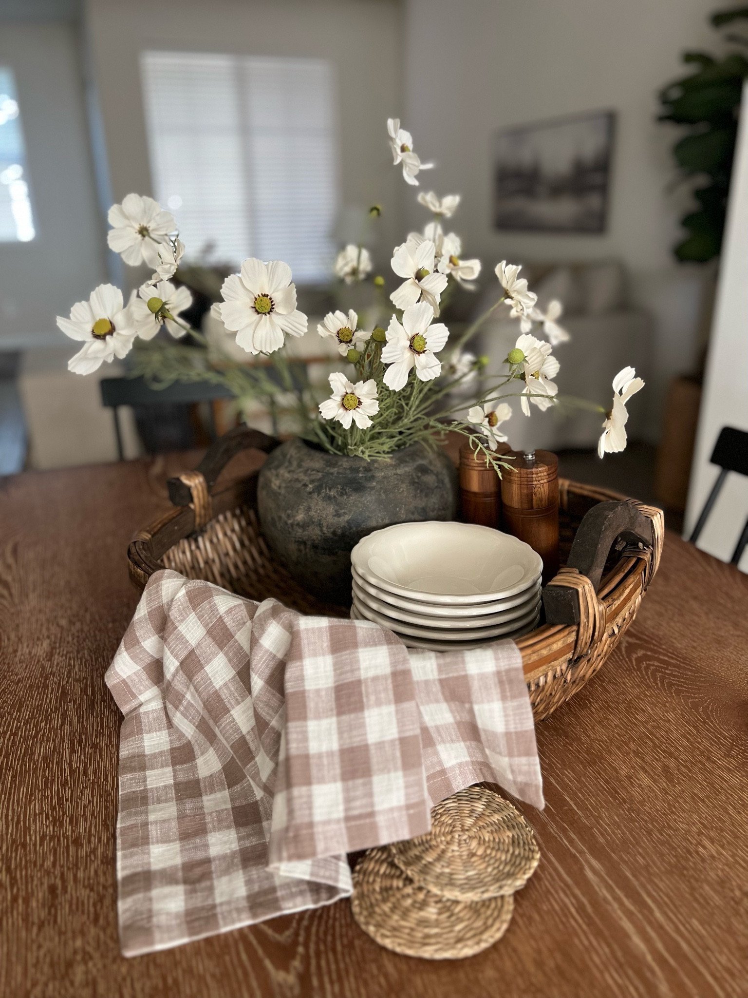 My favorite faux flowers are back in stock! They’re so realistic and look gorgeous used as a table centerpiece. Home decor, fruit bowl, kitchen, dining room, breakfast nook#LTKFind 

#LTKstyletip #LTKhome