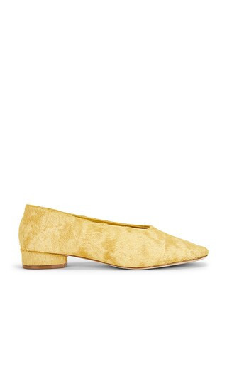Jeffrey Campbell Trustee Pump in Mustard. Size 9.5. Also in 6.5, 7, 7.5, 8, 8.5, 9, 10. | Revolve Clothing (Global)