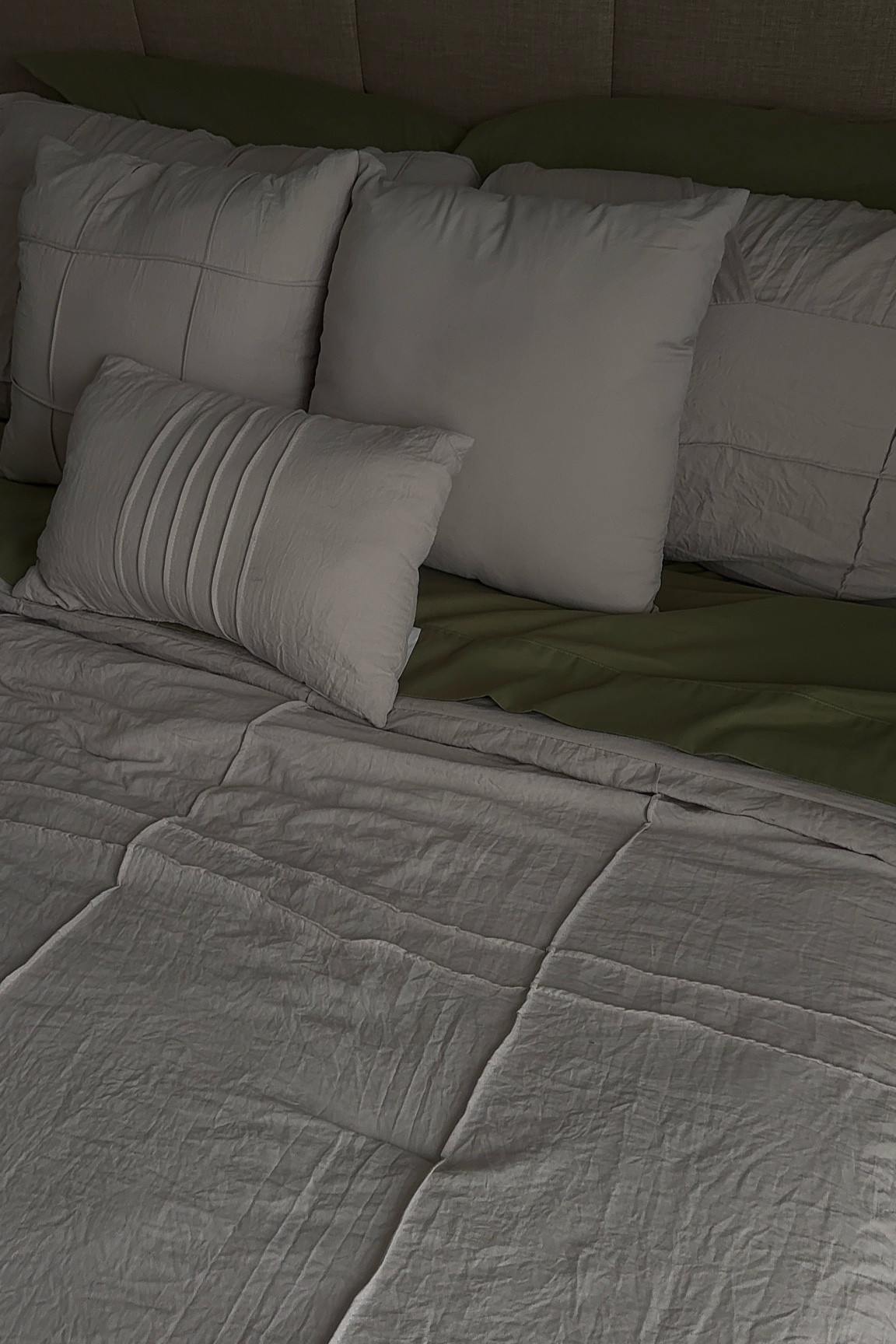 neutral + minimalist bedroom decor 

#LTKHome