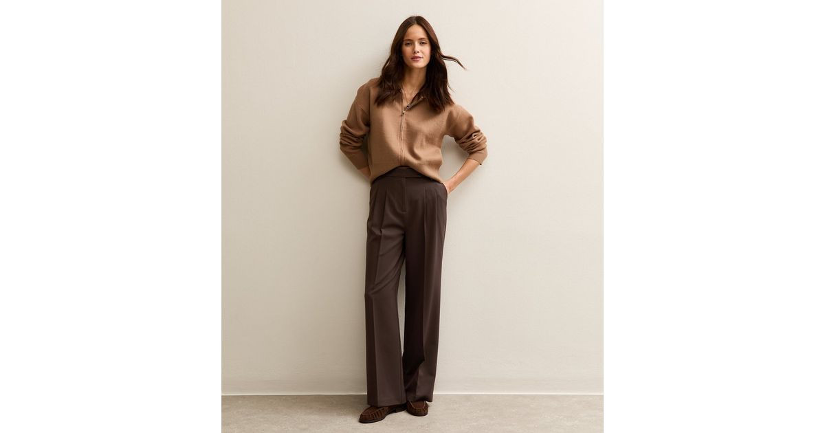 Dark Brown Pleated Front Wide Leg Trousers | New Look | New Look (UK)