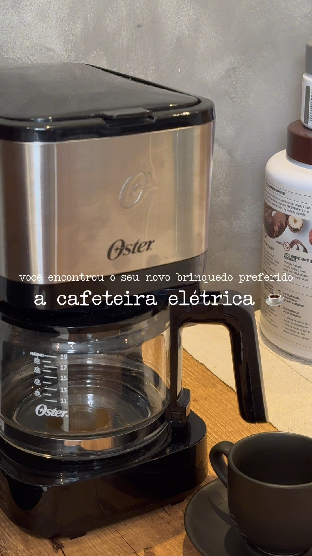 ai, nada como um cafézinho fresquinho de manhã ou logo após o almoço né?! ☕️🤌🏻

eu sempre quis uma cafeteira elétrica e a praticidade que ela traz para a rotina nossa 🫶🏻

ela é compacta e mantém o café quente tb, eu ainda ponho um toque de canela que fica uma delícia, vocês já experimentaram? ✨🤎 

cadê as cafezeiras de plantão?

#LTKbrasil #LTKguiadepresente #LTKhome