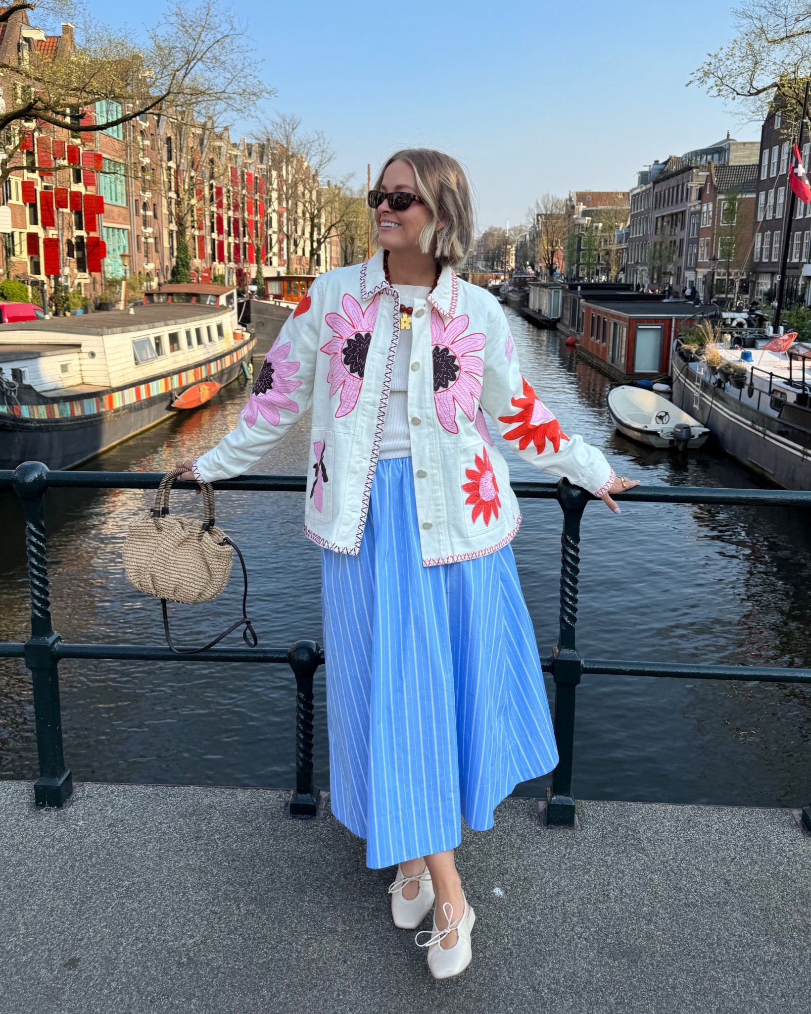 Spring outfit inspiration

Blue maxi skirt: Arket (Eau38/UK10)
Jacket: Fabienne Chapot (38/40)
Bag: Zara
Flats: Sezane (true to size)

Can’t link:
Necklace: Babs the label 
Glasses: Corlin eyewear 

#LTKeurope #LTKspring #LTKuk