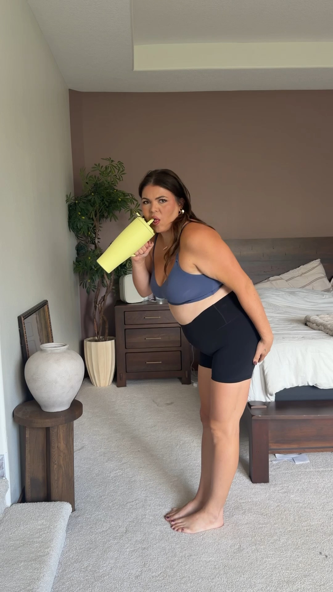 Follow women who look like you!

Follow @hiericasuckow  for more size 12/14 mom friendly but never Mom vibe outfit ideas

Pants Amazon size xl
Too @American Eagle Outfitters size large
Shoes @Steve Madden US 
Purse @Walmart 

Fall outfit, midsize, size 12, size 14, mom style, curvy outfit, thick tummy approved