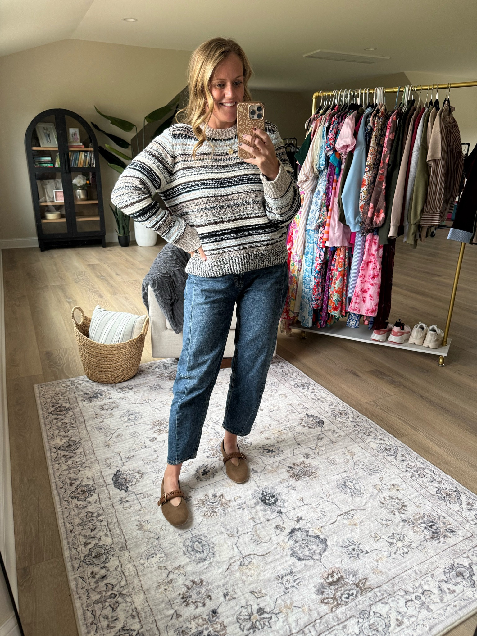 Abercrombie & Fitch
New arrivals 
Sweaters 
Barrel jeans 
Ballet flats 
Fall outfits 
Fall casual outfits 

Sweater and flats TTS/ sized down 2 sizes in denim