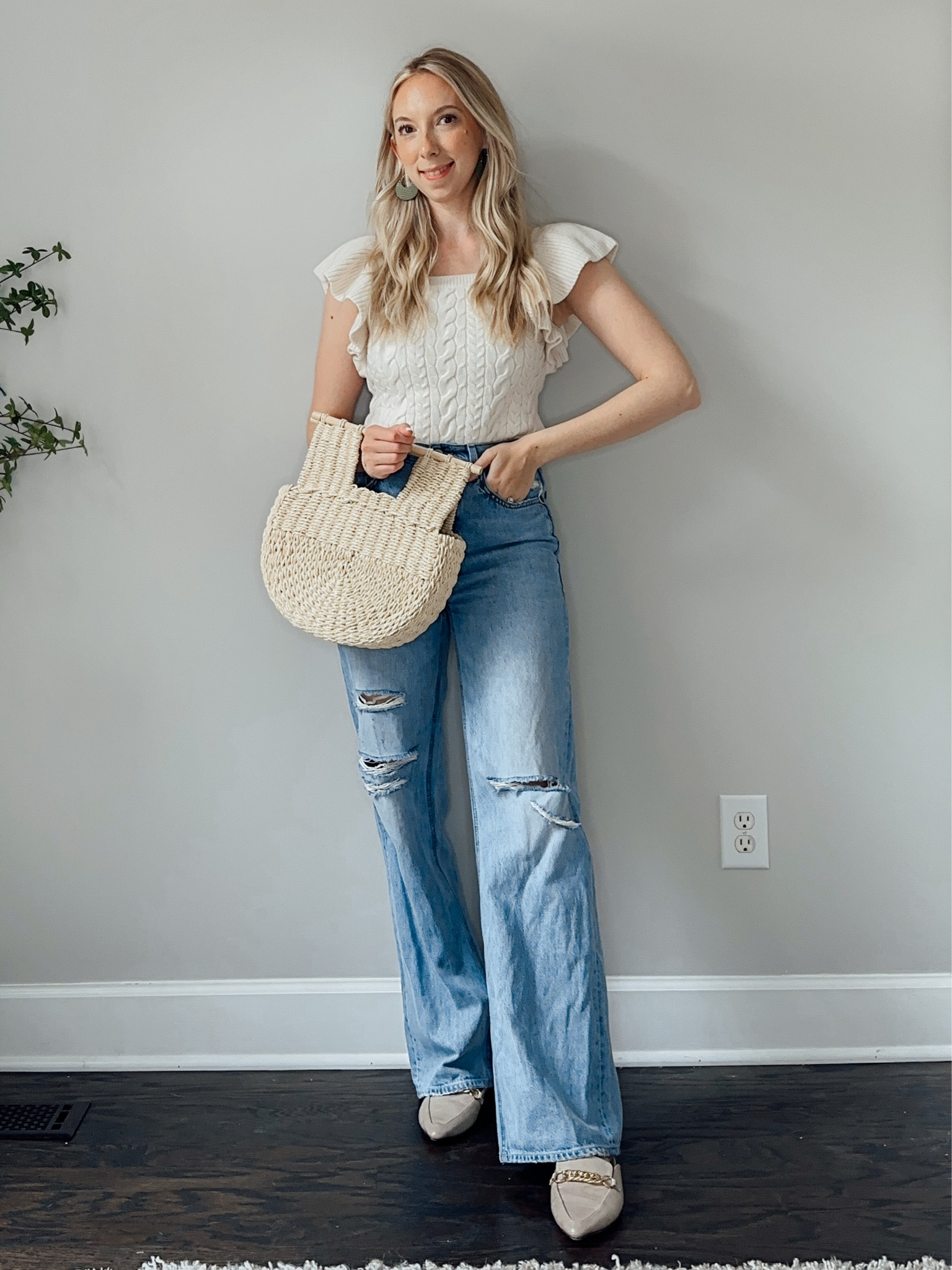 Sunday style by BarbiGia 
Sweater knit tank and Grlfrnd denim with chain mule slides 




#LTKunder100 #LTKstyletip #LTKSeasonal