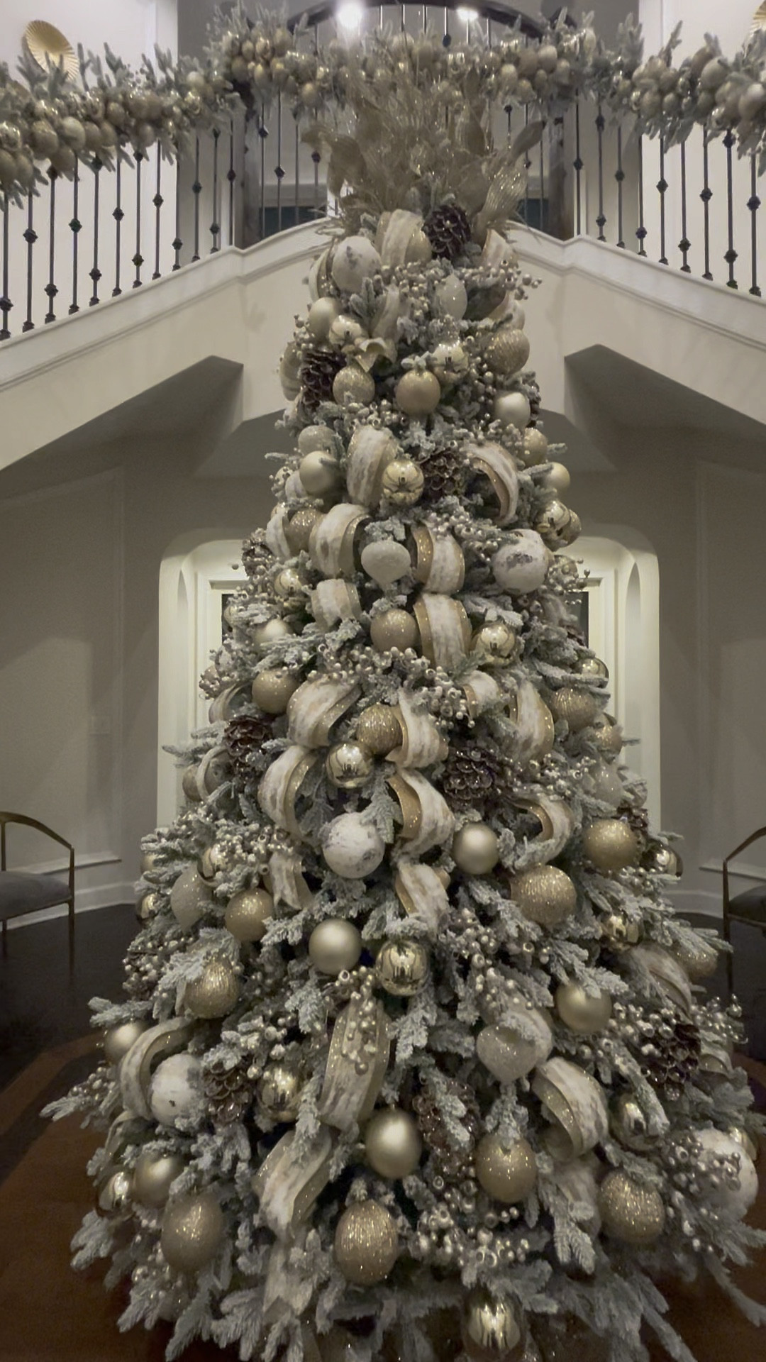 Here’s some ideas for a neutral decor. The best part about neutral decor is that you can switch out different pops of color every year without breaking the bank! 
#ltkchristmas #christmastreeideas #neutralchristmas #flockedtree

#LTKSeasonal #LTKVideo #LTKHome