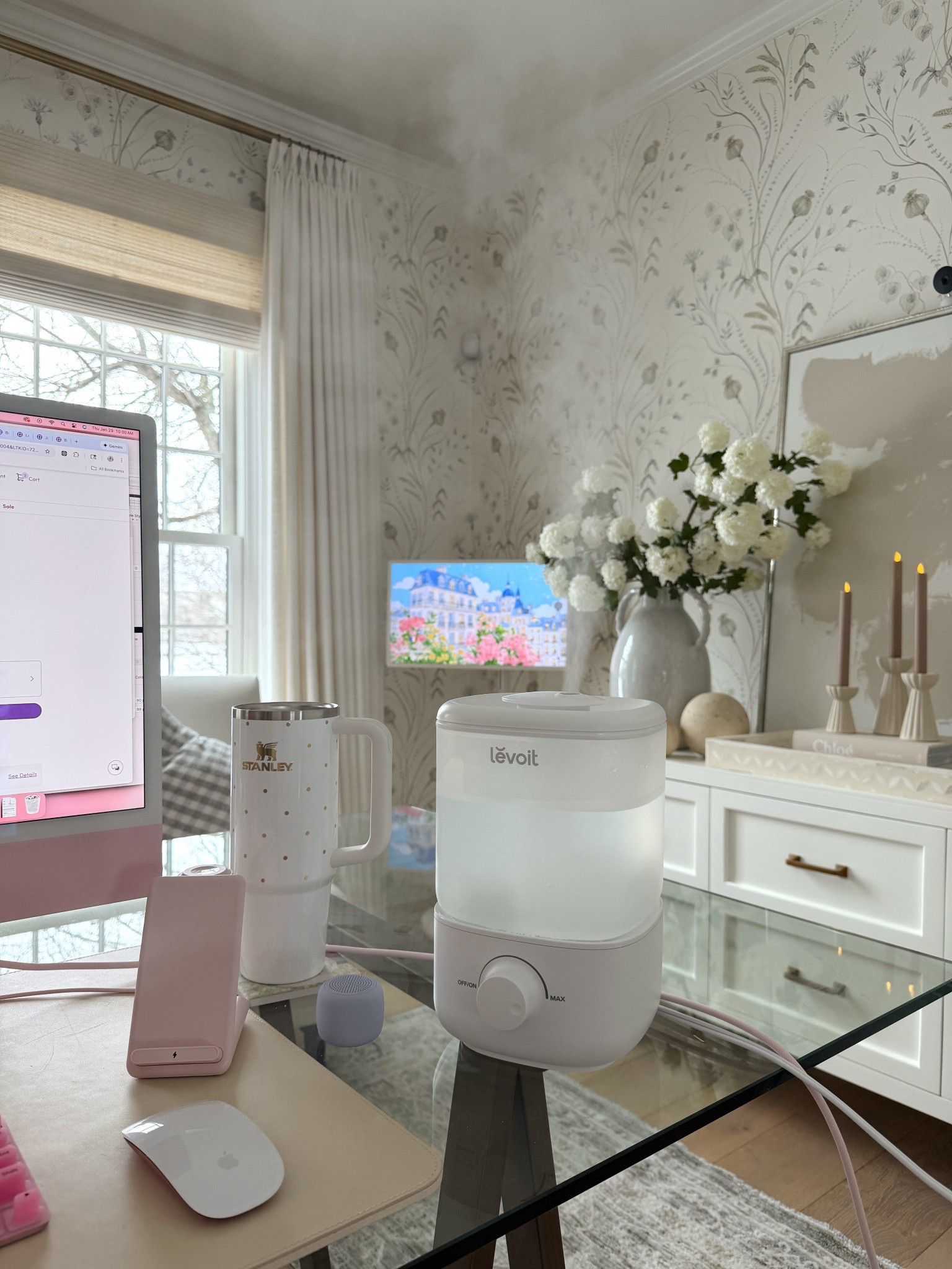 What’s on my desk that’s getting me through the winter! 🥶 

#LTKselfcare #LTKmorningroutine #LTKHome