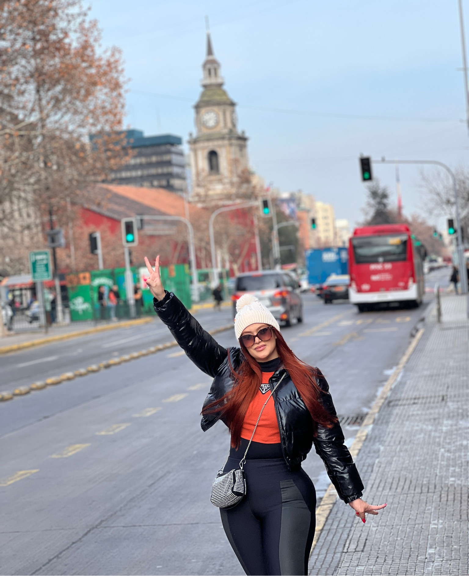 Aquele look de inverno que além de estilo traz muito conforto e mobilidade❤️ não tem coisa melhor né ? 
Por baixo da jaqueta puff que é estilo cropped moderna e corta vento, estou usando uma blusa térmica de inverno. 
Assim como a calça de montaria  com acabamento nas laterais da coxa deixando o look com mais textura pesada que o inverno pede.


#LTKtravel #LTKbrasil #LTKmidsize