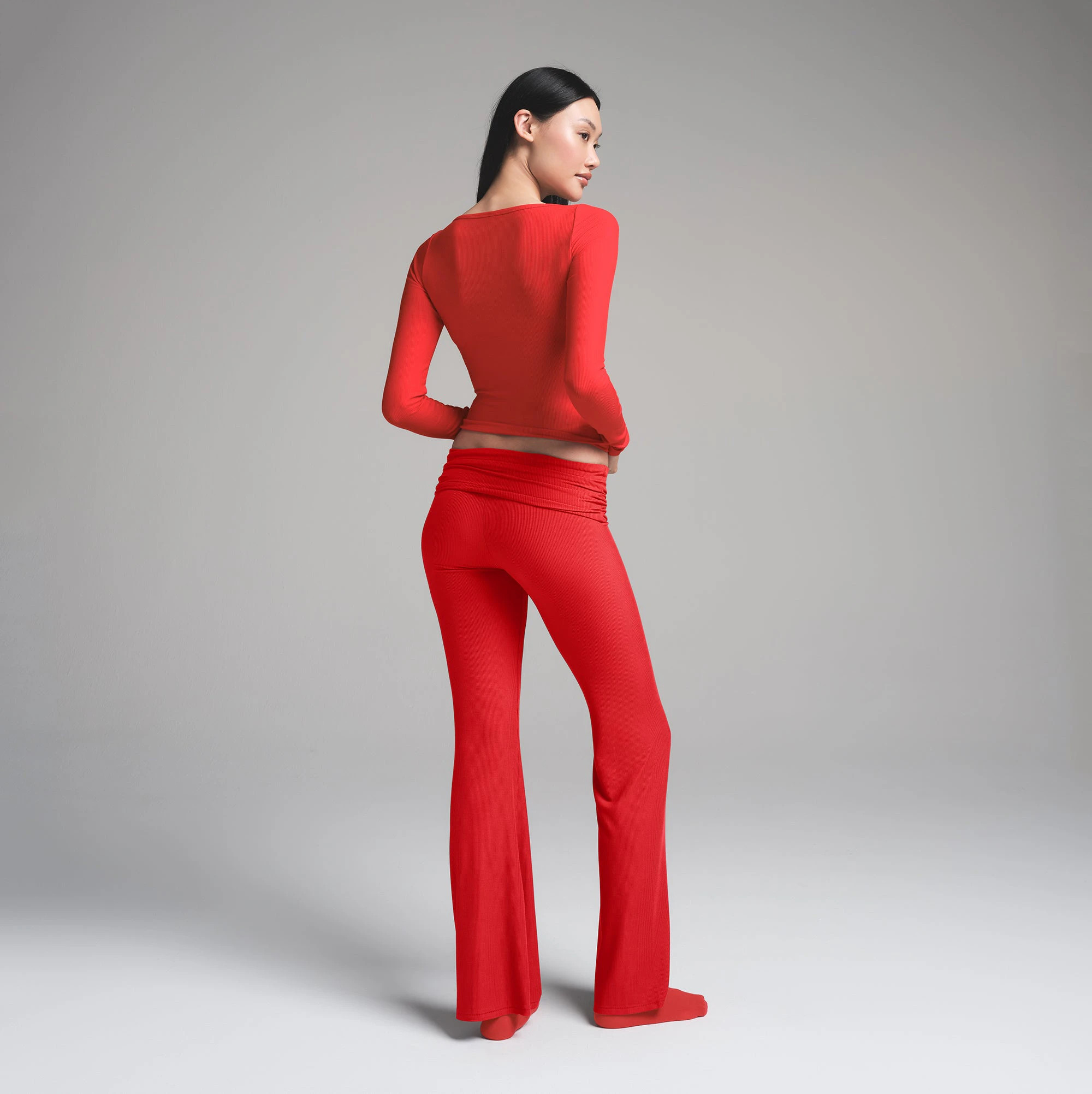 $64 | SKIMS (US)