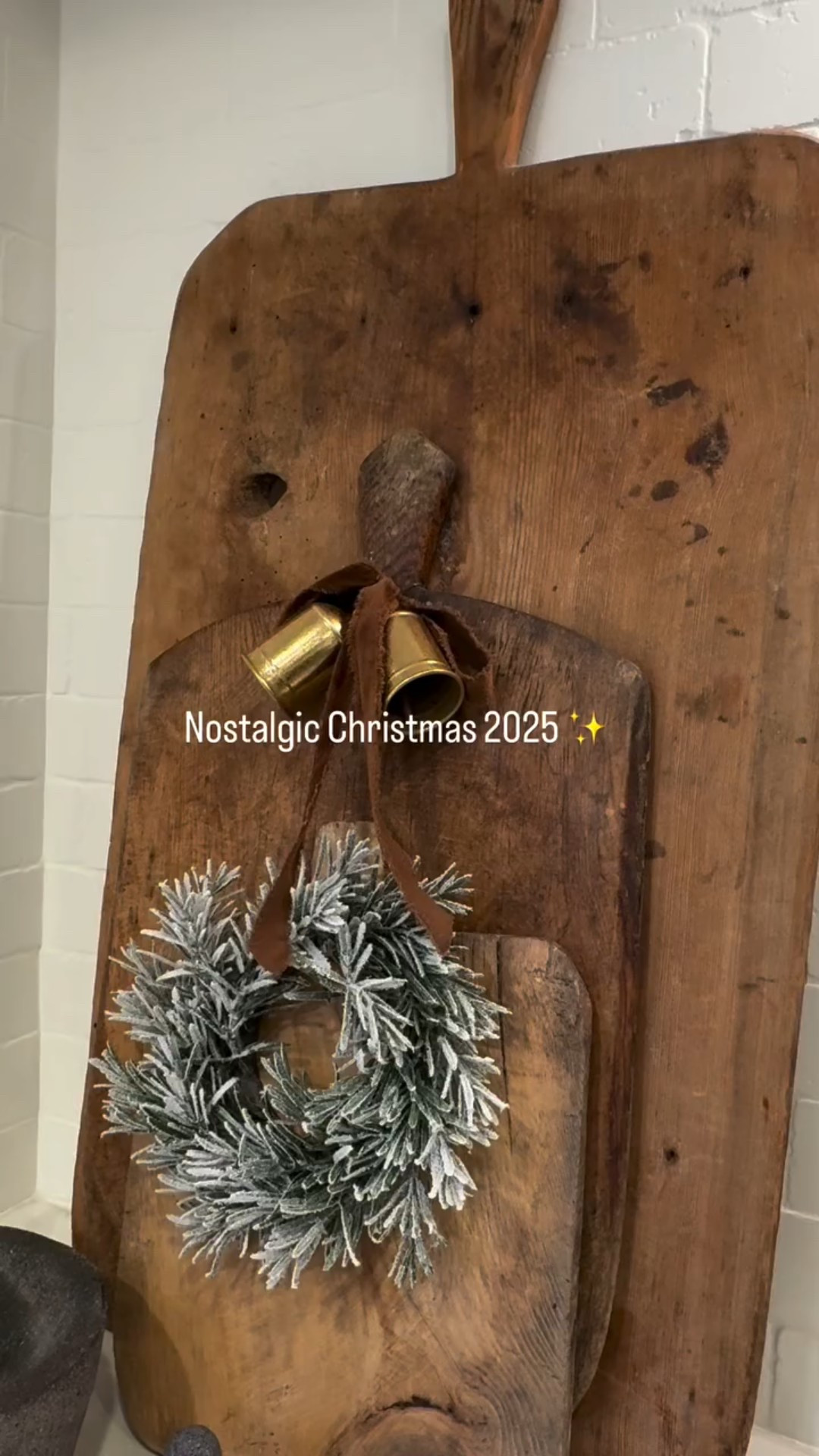 Nostalgic Christmas magic ✨🎄

#christmas2025 
#nostalgicchristmas 
#holidayhome 
#cozyhomevibes 
#christmasdecorinspo