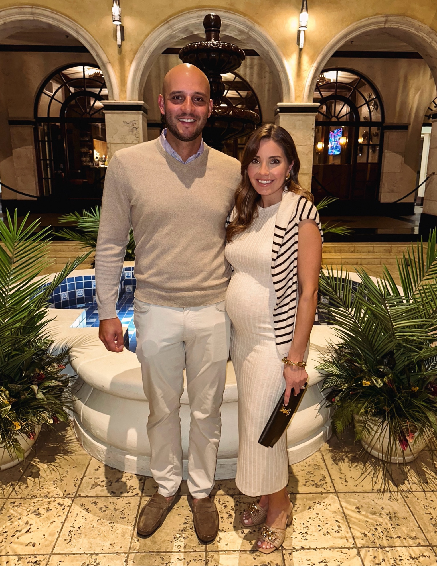 Bump friendly outfit🖤wearing a non maternity dress

#LTKSummerSales #LTKFindsUnder50 #LTKBump