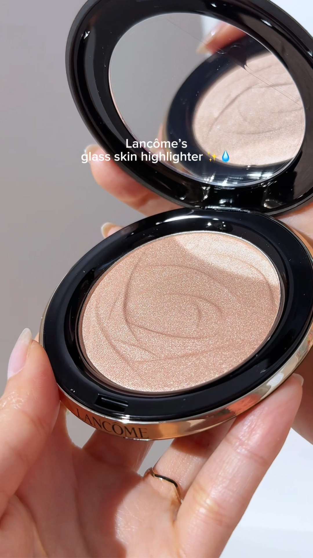 🌟✨ the glow is so glass-like

Getting into more lux beauty & I’m afraid of that habit bc the quality just makes me want more 🥲 this one looks almost wet-like when swatched on

— @lancomeofficial Lancôme Teint Idole Ultra Wear C.E. Skin Transforming Highlighter in 02 Medium Glow

#LTKFindsUnder50 #LTKItBag #LTKBeauty