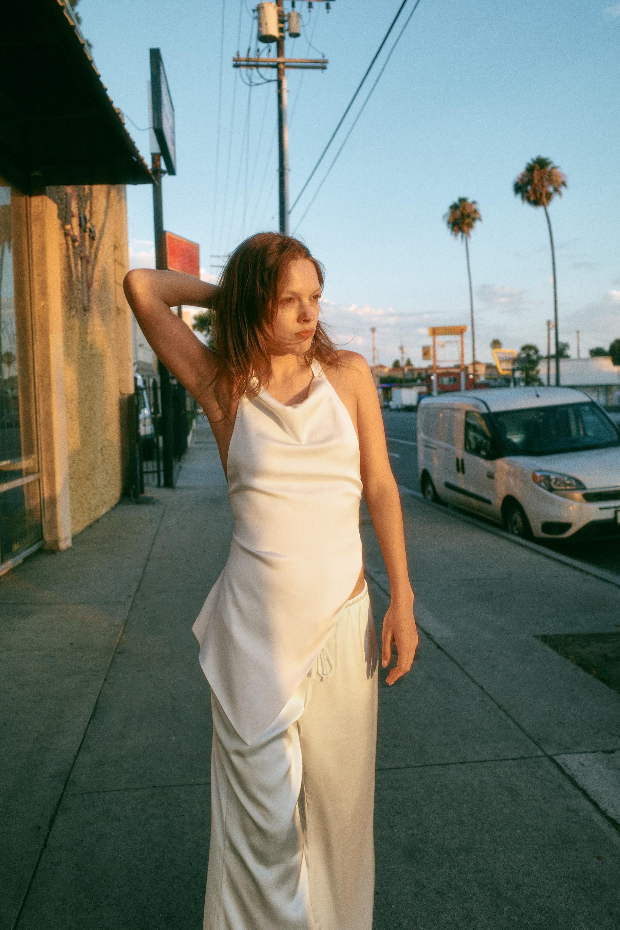 Mid-rise pants with adjustable drawstring waist. Wide leg. | Zara US