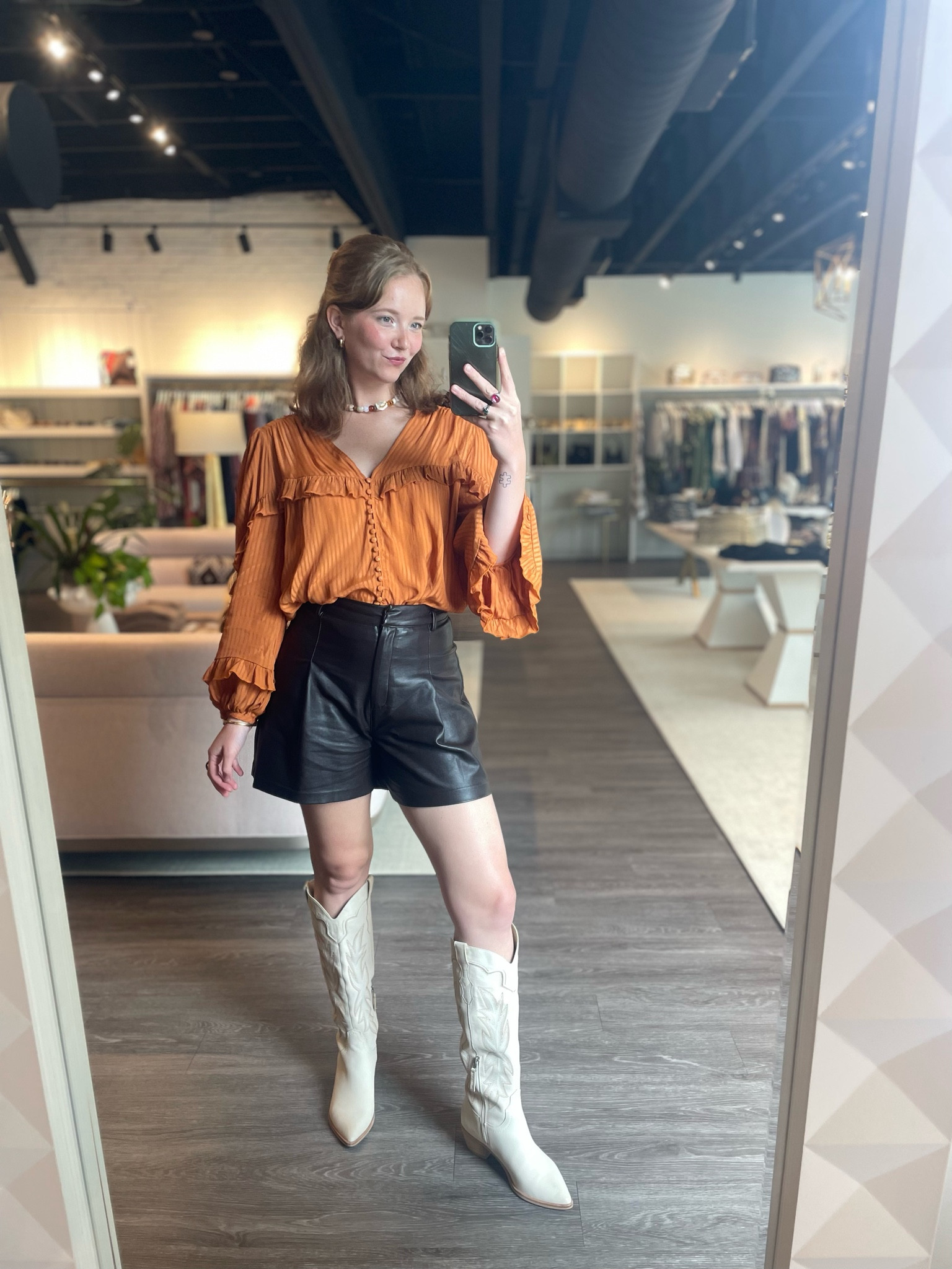might not feel like fall but fall is on the way! 🤭 

#shopmycloset #poshmarkseller #fallfashion #thriftyltk #ootd #shopfall

#LTKShoeCrush #LTKSeasonal #LTKFindsUnder100