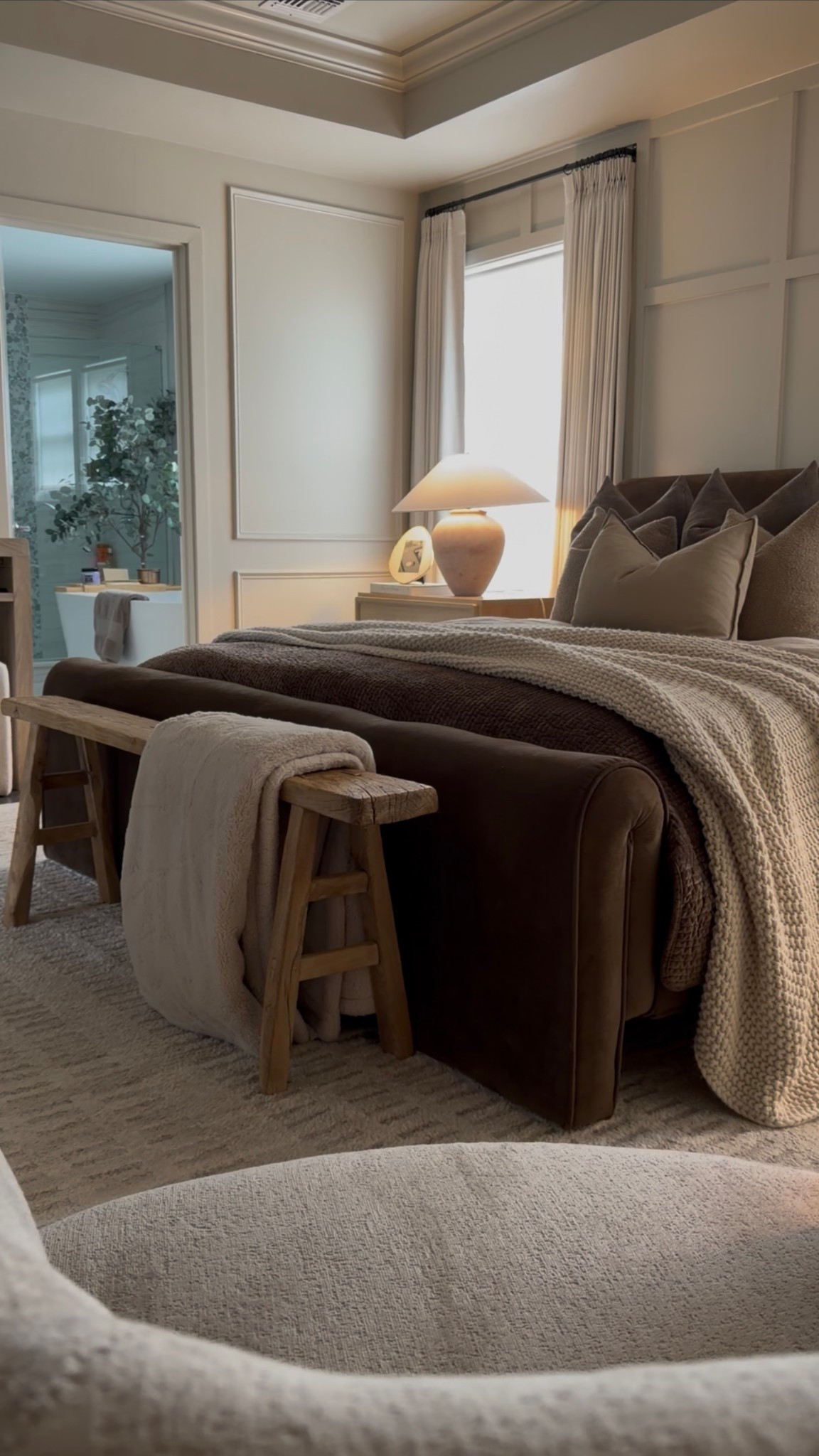 Obsessed with this neutral beige and brown bedroom! @Wayfair is my go-to brand for affordable furniture pieces. What I love most is how durable everything is and how upscale it feels throughout the seasons.

#ad #wayfair #wayfairpartner #springcleaning