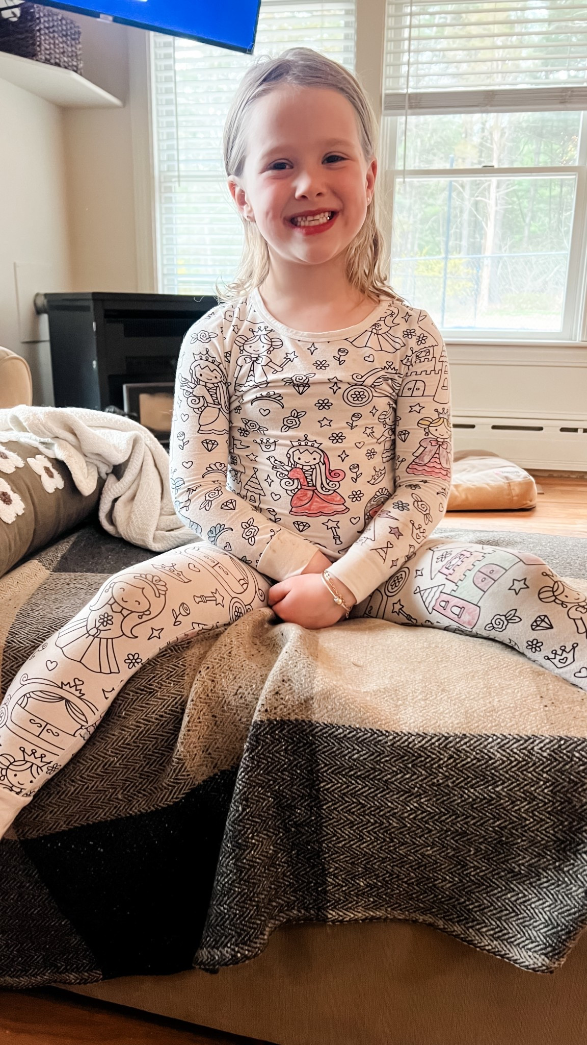 Love these color yourself PJs. Would be so cute for a little girls birthday party craft! 

