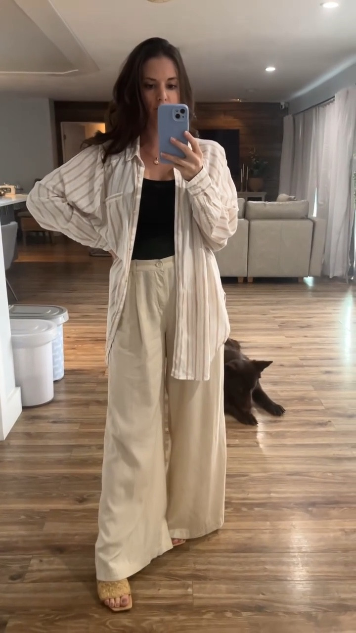 Sunday OOTD☕️
Going for my comfy stretch linen pants 🤰🏻
 Being pregnant I get hot flashes so I am bringing two covers with me today 😅

Hope everyone has a wonderful Sunday ⛪️

💌love Mrs Mohr

#aerie #ltkspringsale #sundayootd #ootd #ᴊᴇsᴜsʟᴏᴠᴇsʏᴏᴜ#LTKSpringSale 

#LTKBump #LTKSaleAlert