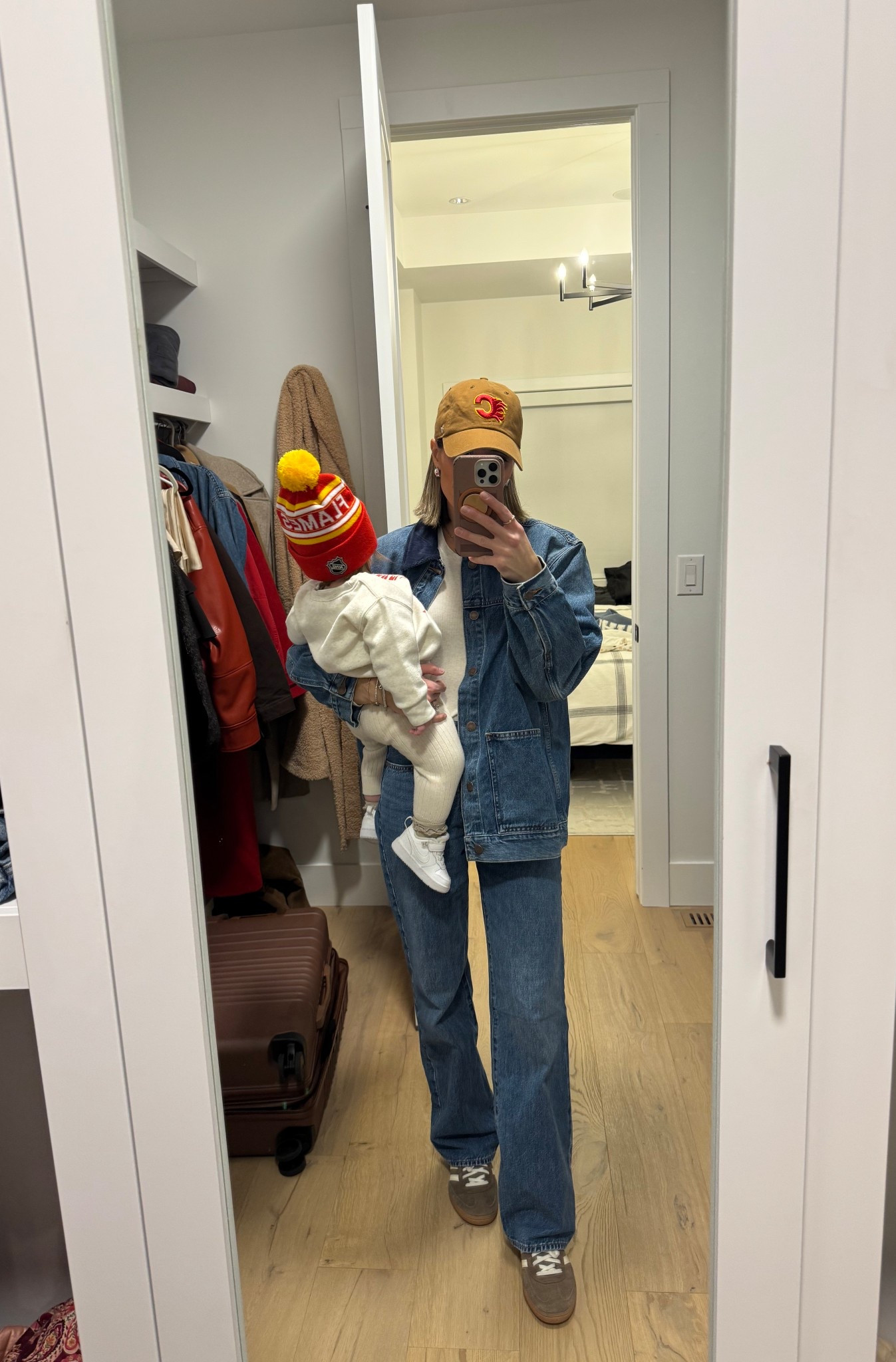 Aritzia jeans size 25 
Jacket size medium 

#LTKSaleAlert