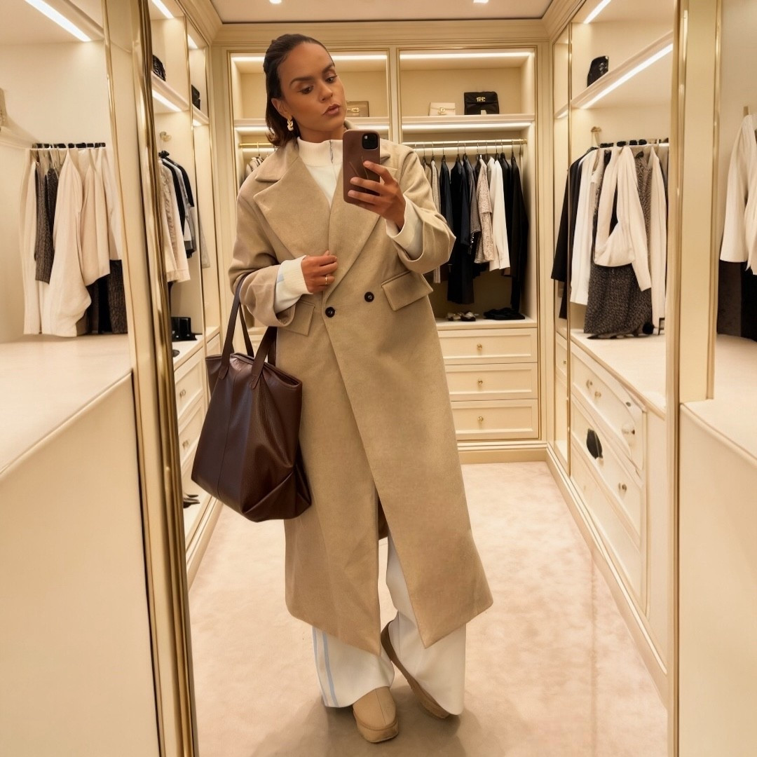 ✨ Long Cream Coat ✨

Nothing beats a classic that never goes out of style, perfect for chilly days and chic outfits. I love how it instantly elevates any look, whether paired with jeans and boots or a dress and heels.

💛 Tip: pair with neutral tones for an elegant vibe or add colorful accessories to make the outfit pop.

#CoatSeason #OOTDInspo #LTKStyle #FashionStaple #WinterVibes #CreamCoat


#LTKuk #LTKwinter #LTKeurope