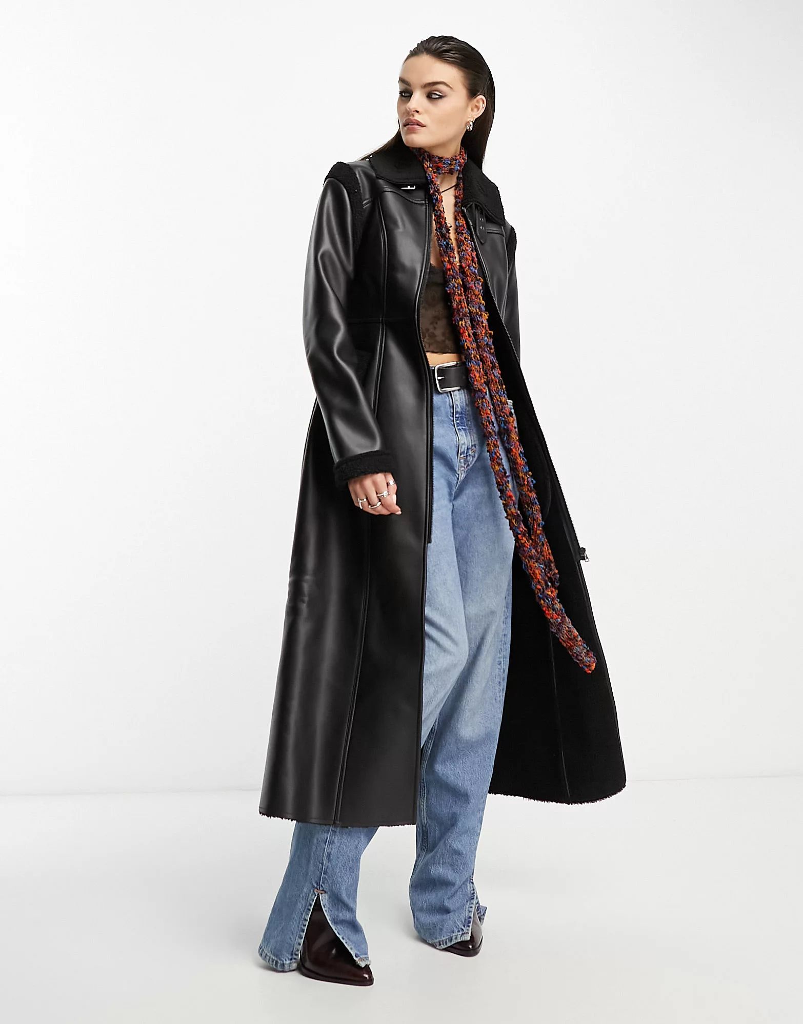 Reclaimed Vintage - Manteau long en similicuir avec détails en shearling - Noir | ASOS (Global)