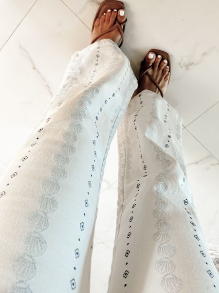 Printed shell pants 🐚 wearing size 26 
Love this print for summer 

#LTKStyleTip