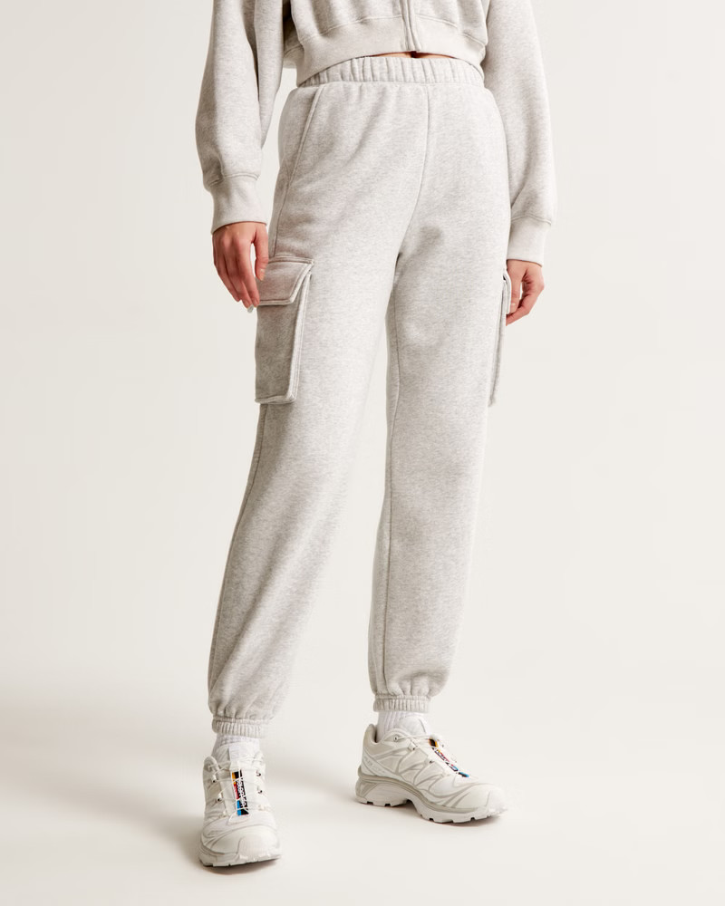 Women's Essential Oversized Cargo Sunday Sweatpant | Women's Bottoms | Abercrombie.com | Abercrombie & Fitch (US)