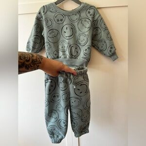Smileyworld 2 Piece Outfit Green Matching Set Size 12 Months | Poshmark