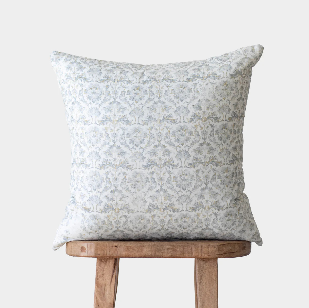 Scott - 18" | 22" | 26" | 12x20" | 12x40" | Woven Nook
