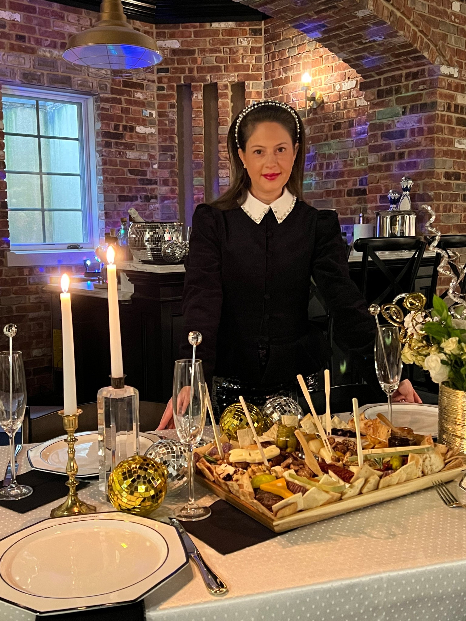 The prettiest headband and collar to jazz up your NYE outfit! 

#LTKHoliday #LTKmomlife #LTKGiftGuide