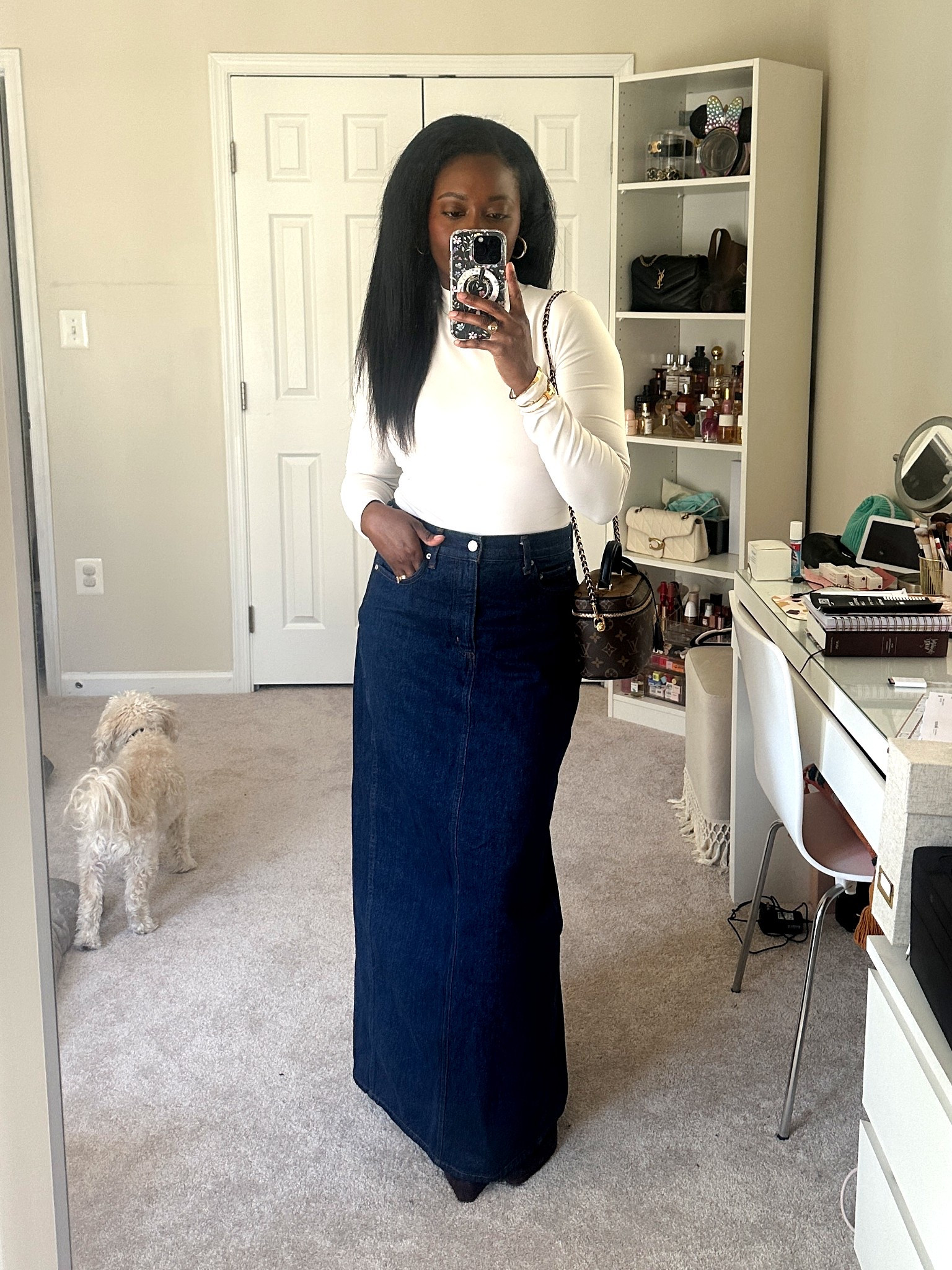 Love how chic the denim pencil skirt is! 

#LTKootd #LTKStyleTip