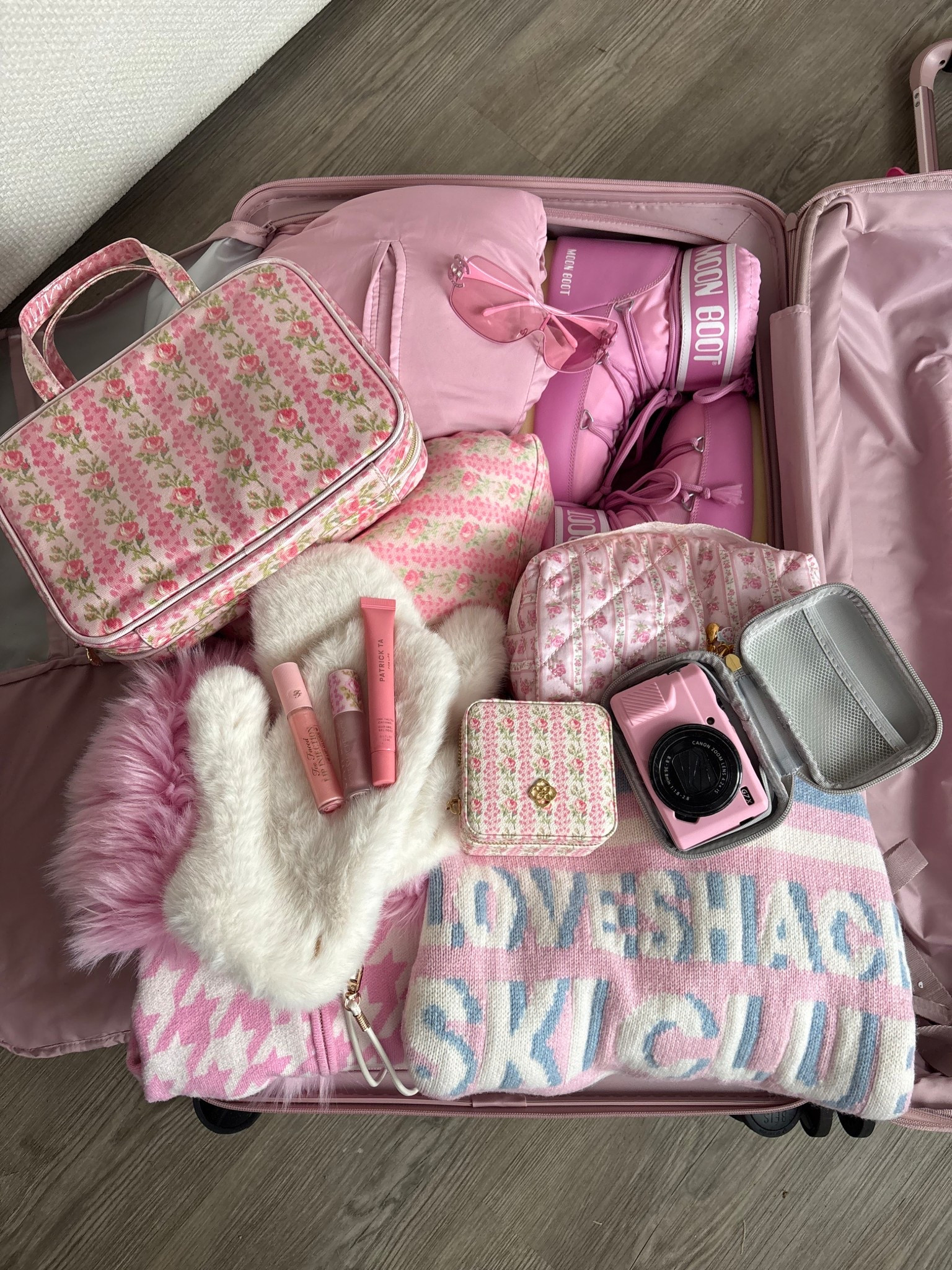 Travel essentials🎀😏❄️

#LTKgrwm #LTKSeasonal #LTKootd