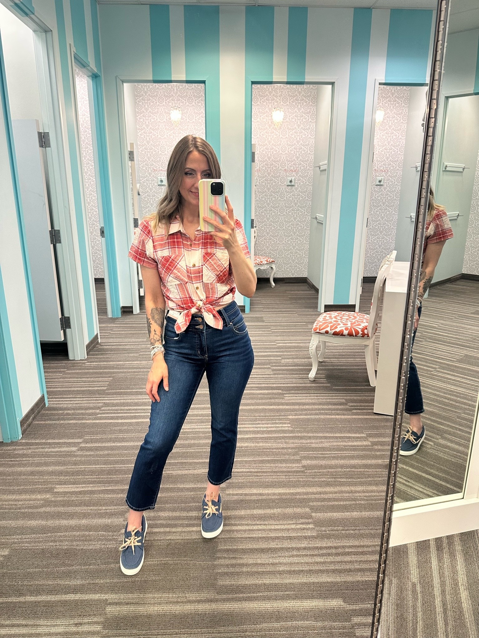 Wearing small in top and 6 in jeans

#LTKootd #LTKSaleAlert #LTKgrwm