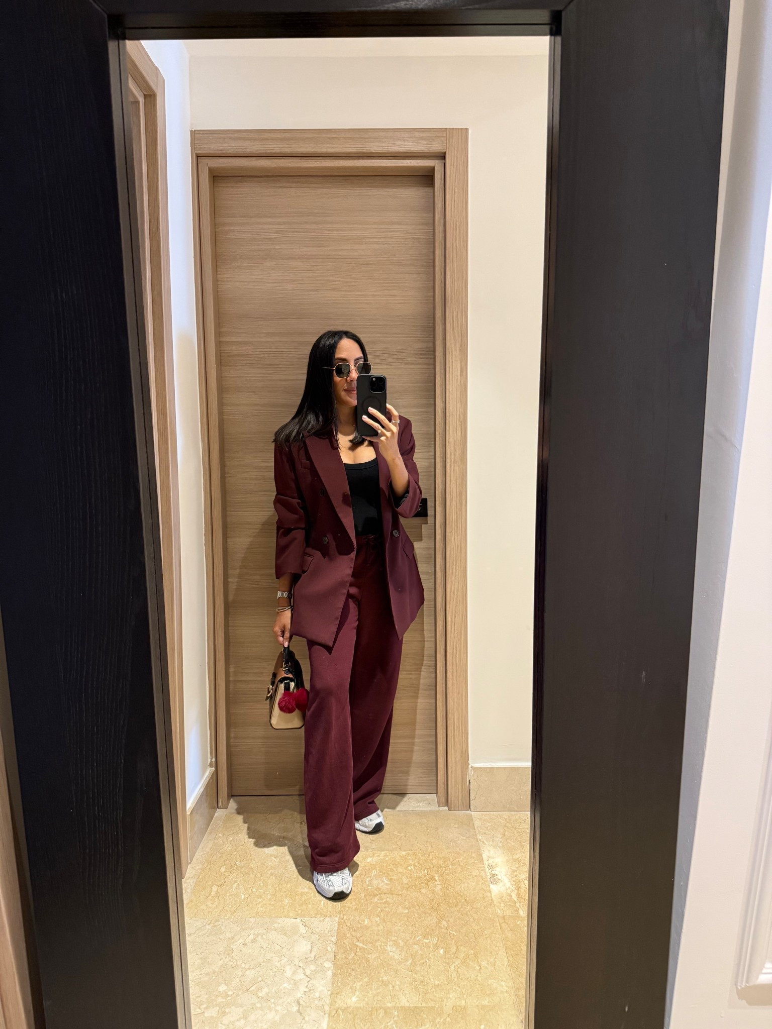 Hermosa chaqueta y pantalón en Burgundy 🍒

#LTKStyleTip #LTKHoliday #LTKPetite