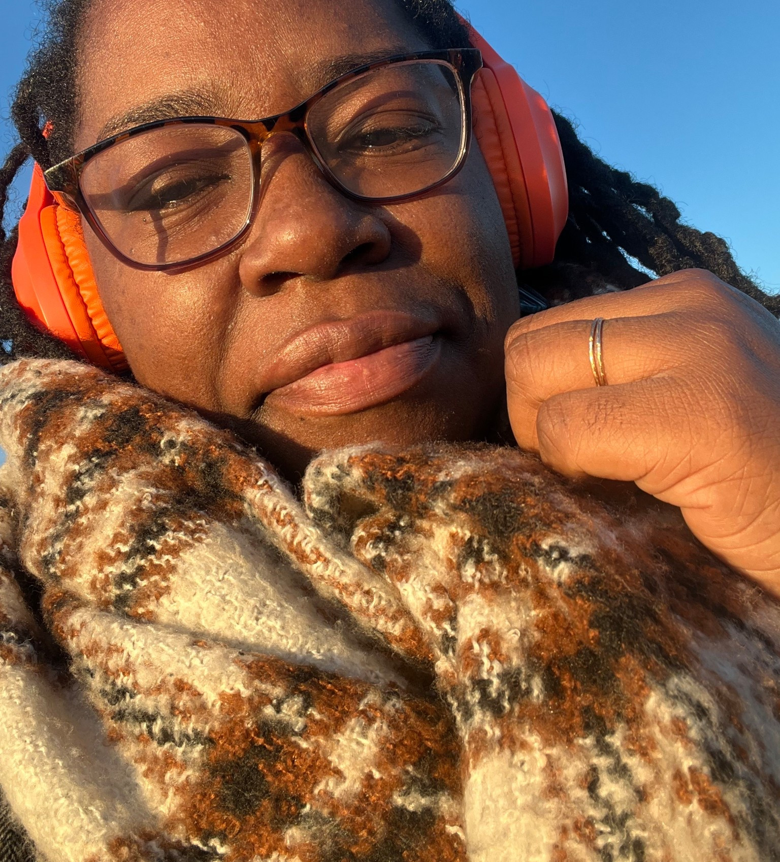 Good Morning!

Baby, it’s cold outside and you need a scarf! This brown plaid is one of my favorites from many seasons ago but you can snag some look a likes today at Anthropologie 50% off!

#shopdeescloset #shopaholicscloset

#LTKCyberWeek #LTKHoliday #LTKSaleAlert