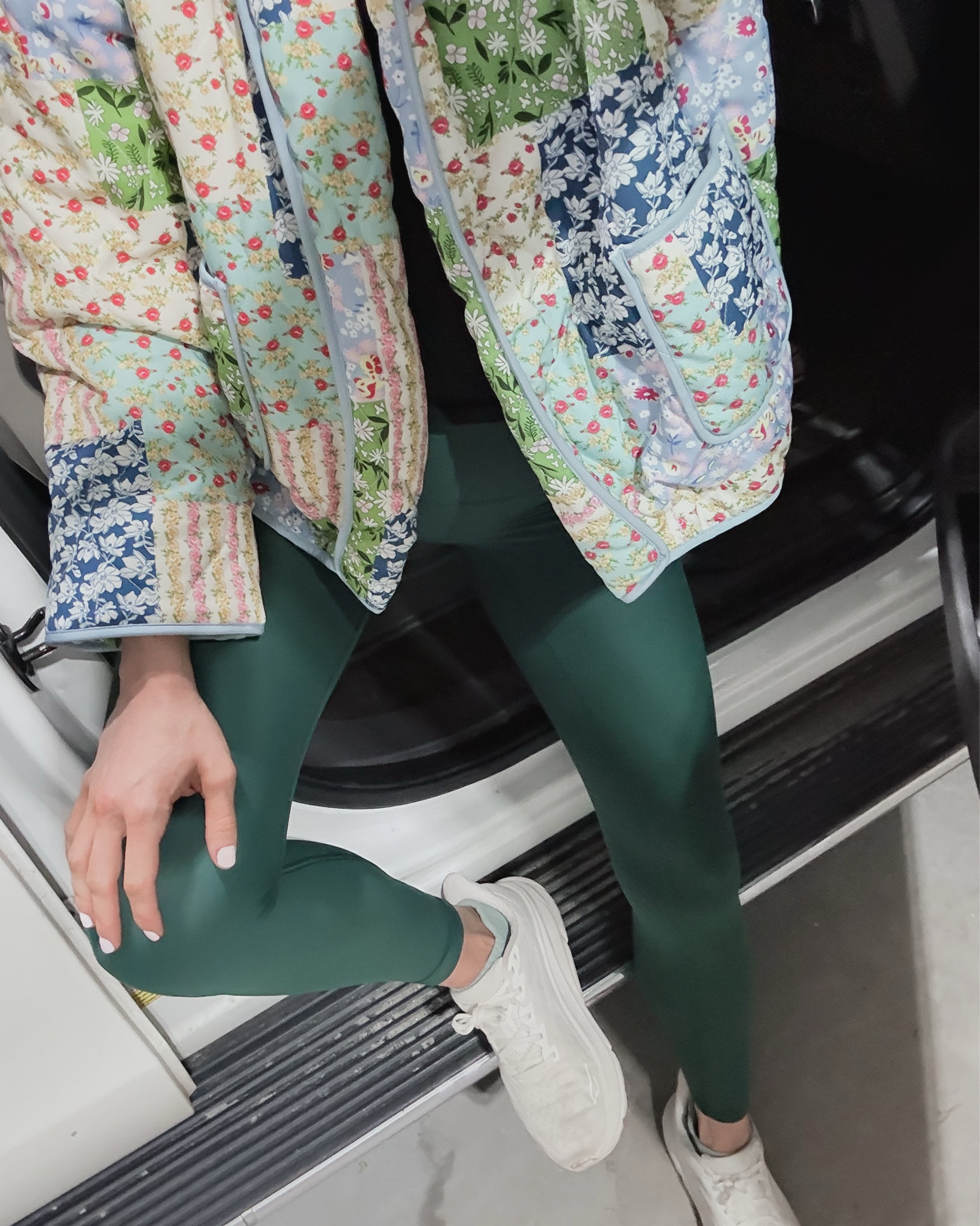 My FAVORITE workout leggings from spanx (TTS, S) and this adorable floral coat from Amazon (TTS, M) are my staples at the gym right now! 

#LTKTall #LTKfitnessgoals #LTKmorningroutine