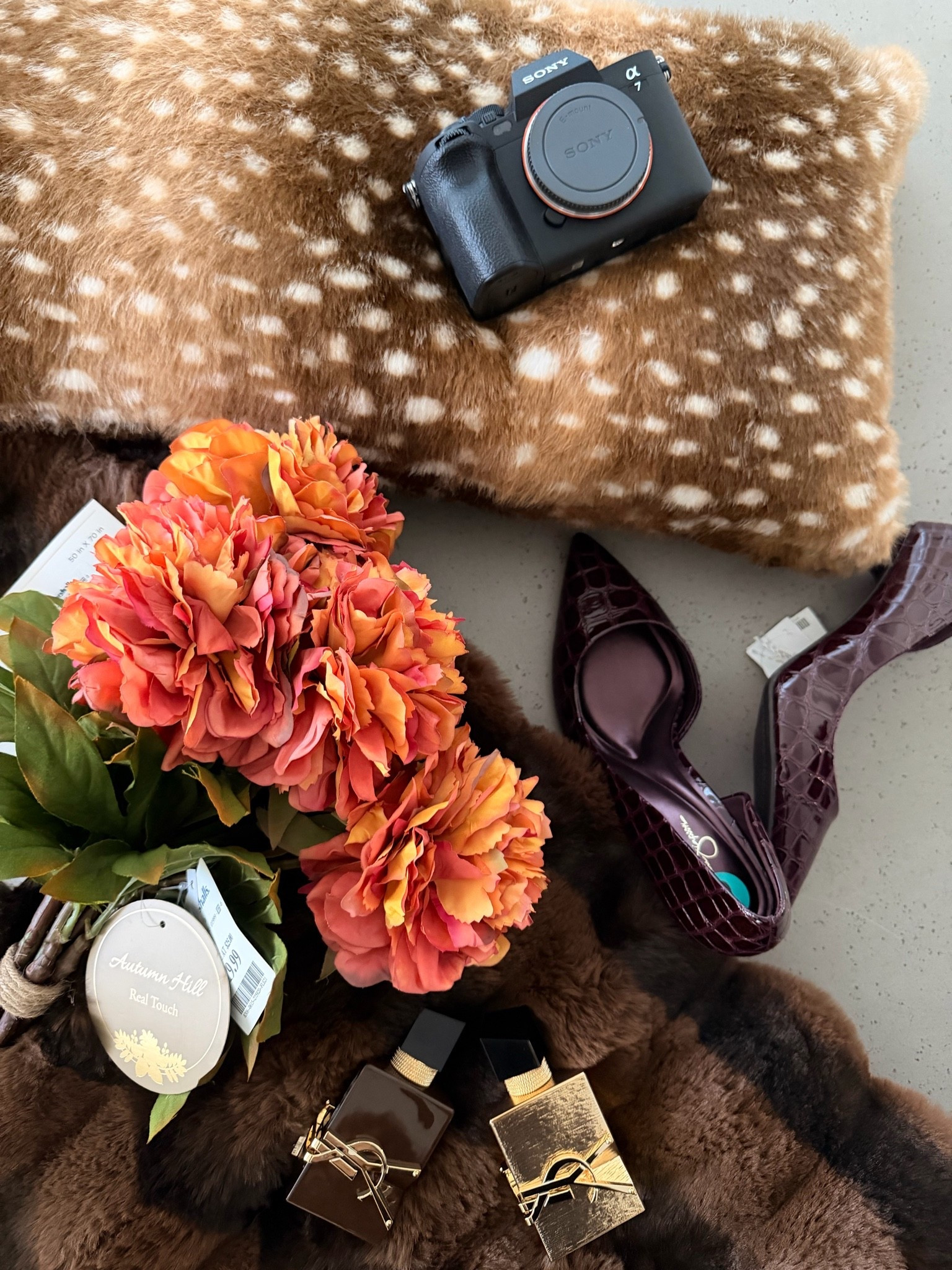 Nothing like a little shopping to life the mood 🥰

Throw pillow, throw blanket, fall haul, fall outfit ideas, perfume

#LTKootd #LTKHome #LTKSeasonal