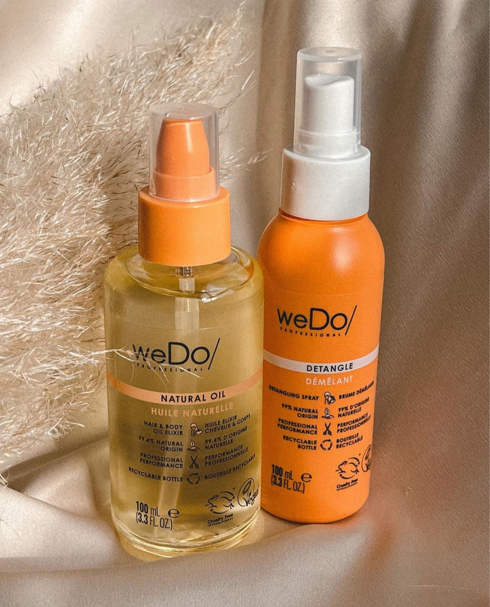 Recentemente recebi alguns produtinhos da WeDo, marca sustentável de produtos para cabelo da Wella.
A marca tem uma proposta muito legal, produtos veganos, cruelty free, ingredientes naturais e embalagens recicláveis. Testei o óleo multifuncional e o spray desembaraçador e achei bem legais, além de um cheirinho delícia.

#LTKfindsunder50 #LTKbrasil #LTKbeauty