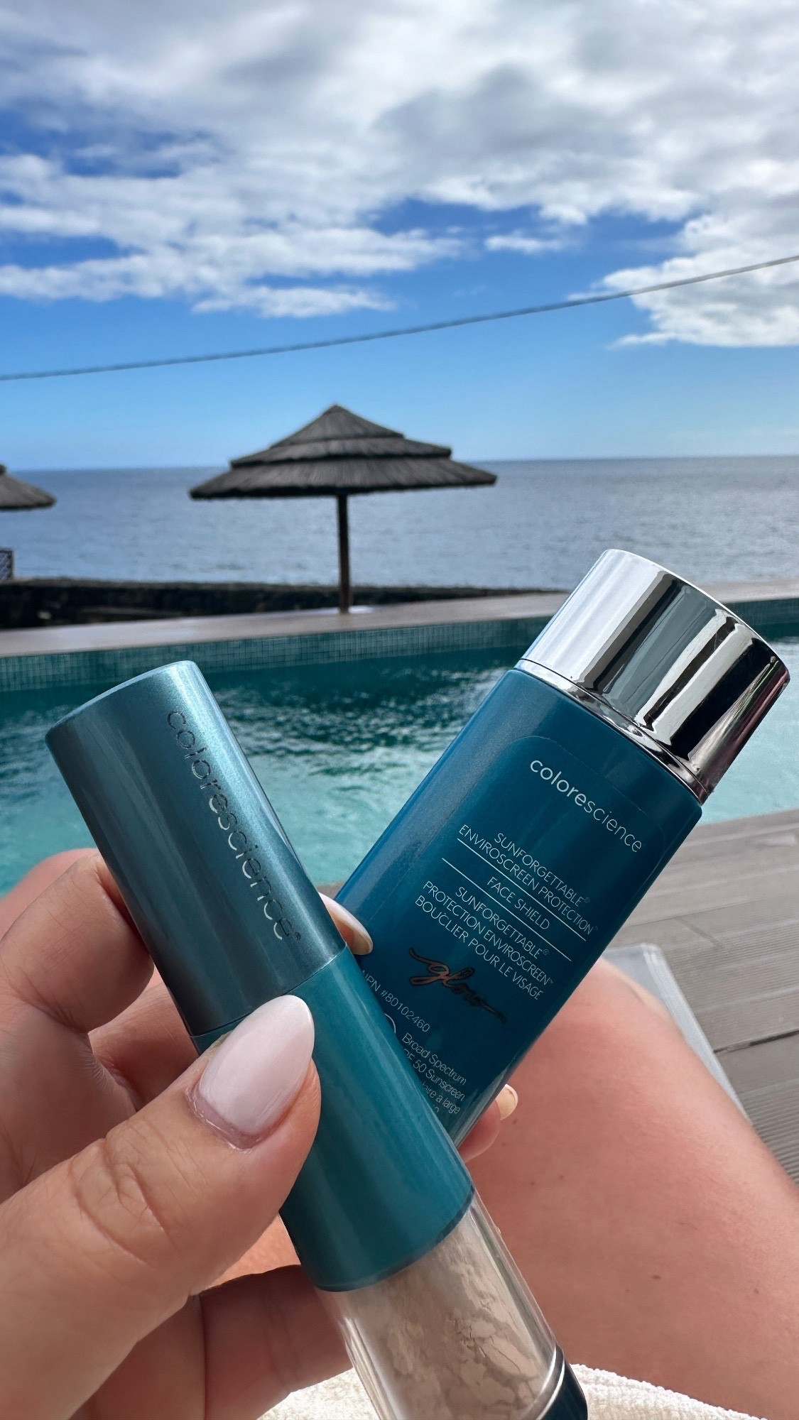 Things I use daily - tinted sunscreen and powder sunscreen 

Brush-On-Shield - colour Medium
Face Shield Flex SPF 50 in
Medium

#LTKcanada #LTKtravel #LTKbeauty