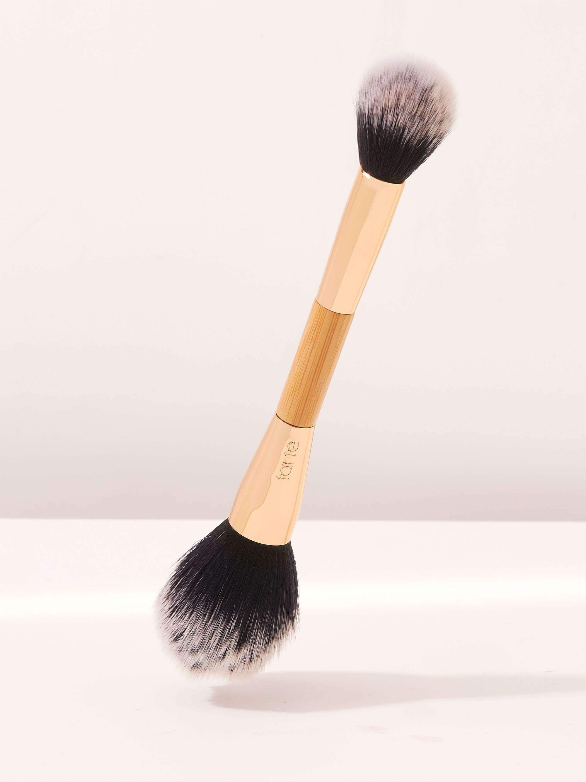double-ended setting powder brush | tarte cosmetics (Global)